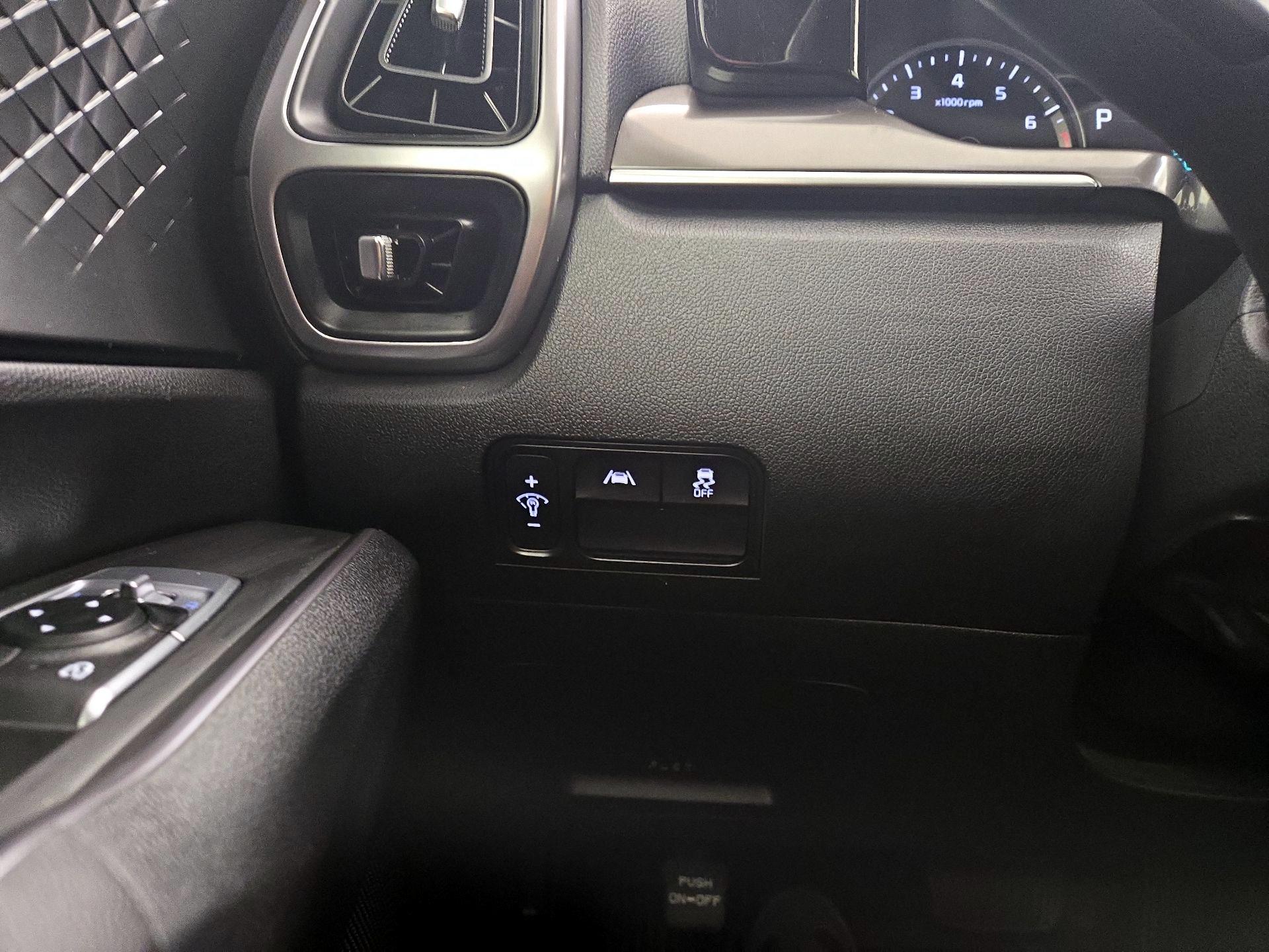 Thumbnail: 2023 Kia Sorento - 13