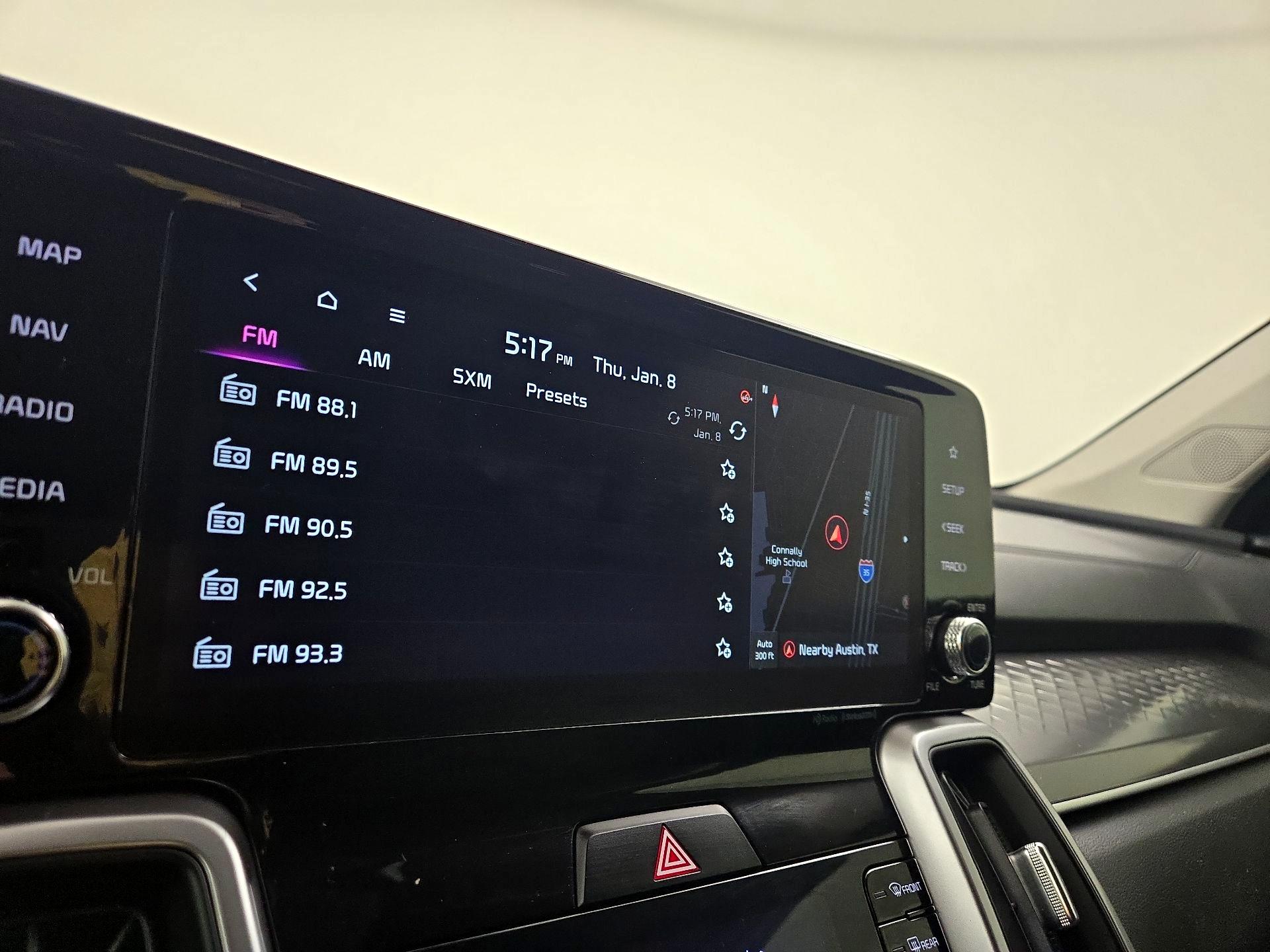 Thumbnail: 2023 Kia Sorento - 16