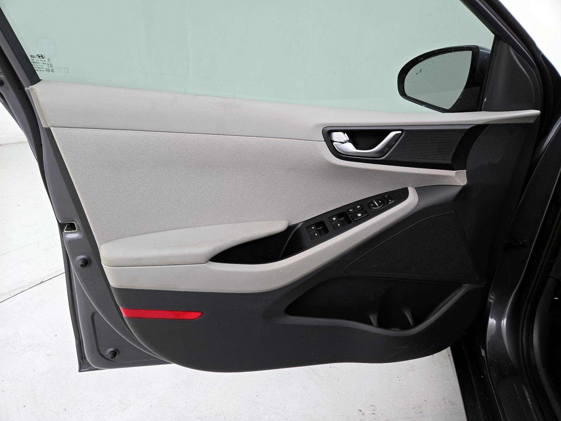 Thumbnail: 2019 Hyundai Ioniq - 12