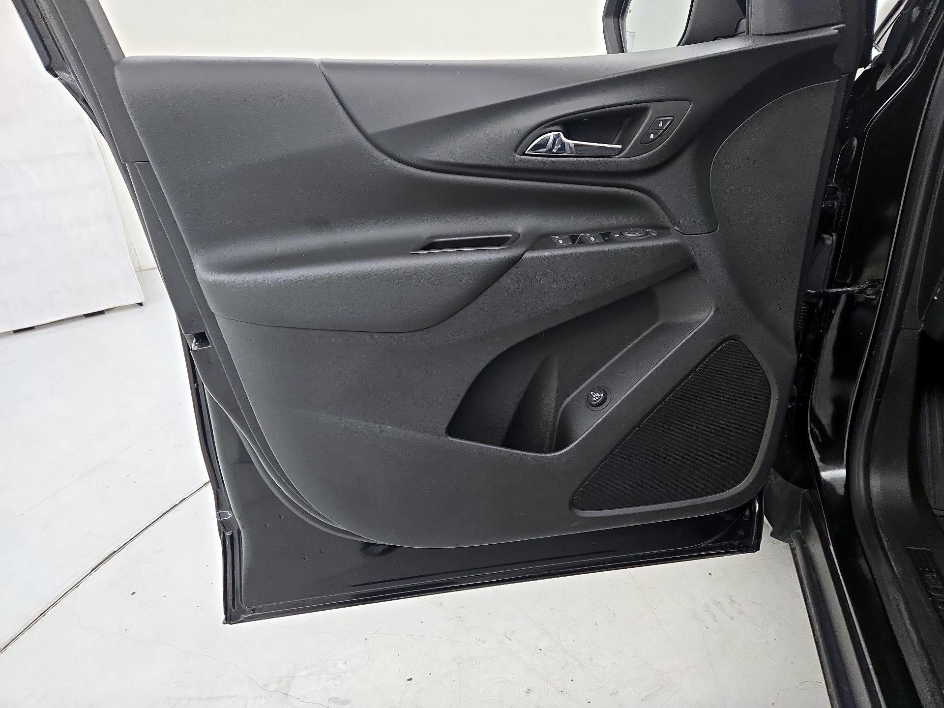 Thumbnail: 2022 Chevrolet Equinox - 12