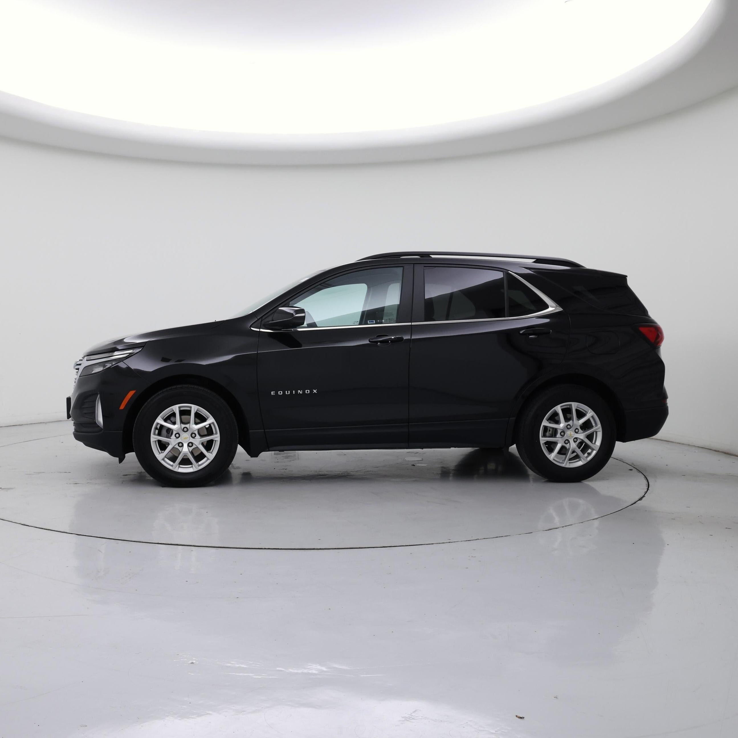 Thumbnail: 2022 Chevrolet Equinox - 3