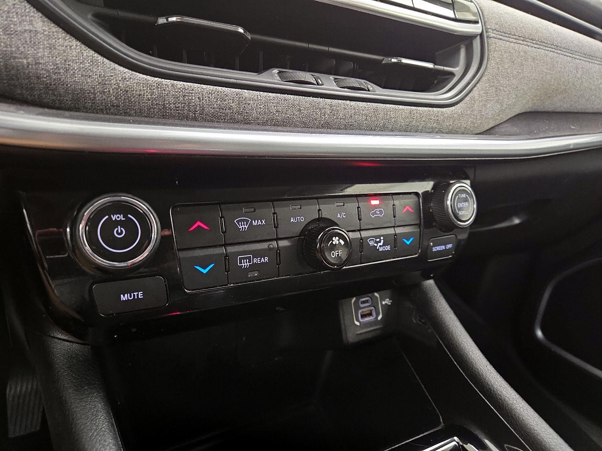 Thumbnail: 2022 Jeep Compass - 16