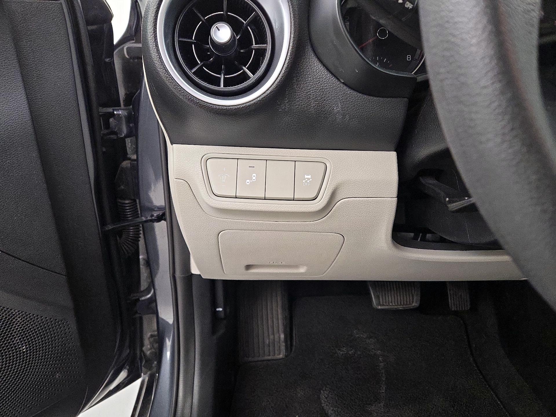 Thumbnail: 2023 Kia Forte - 13