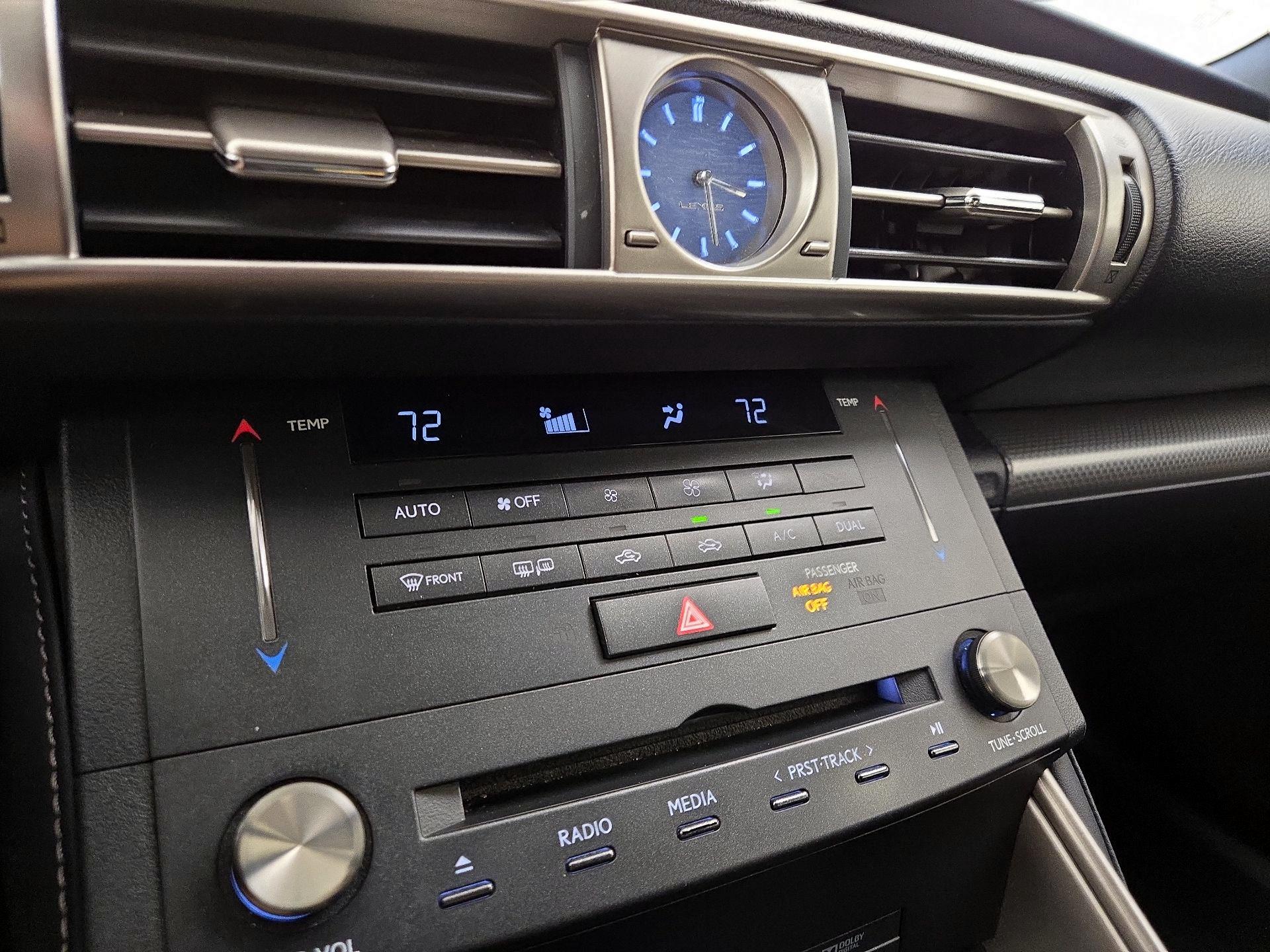 Thumbnail: 2015 Lexus IS - 17