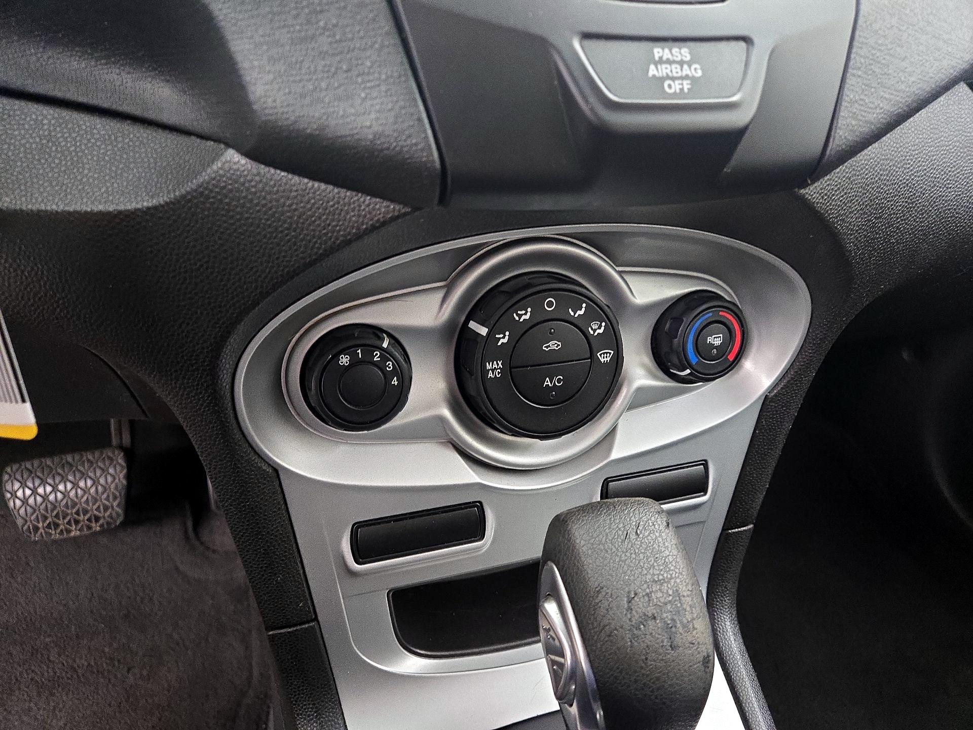 Thumbnail: 2019 Ford Fiesta - 16