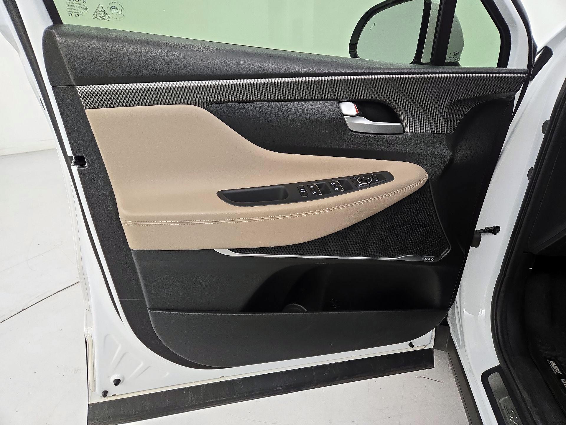 Thumbnail: 2019 Hyundai Santa Fe - 12