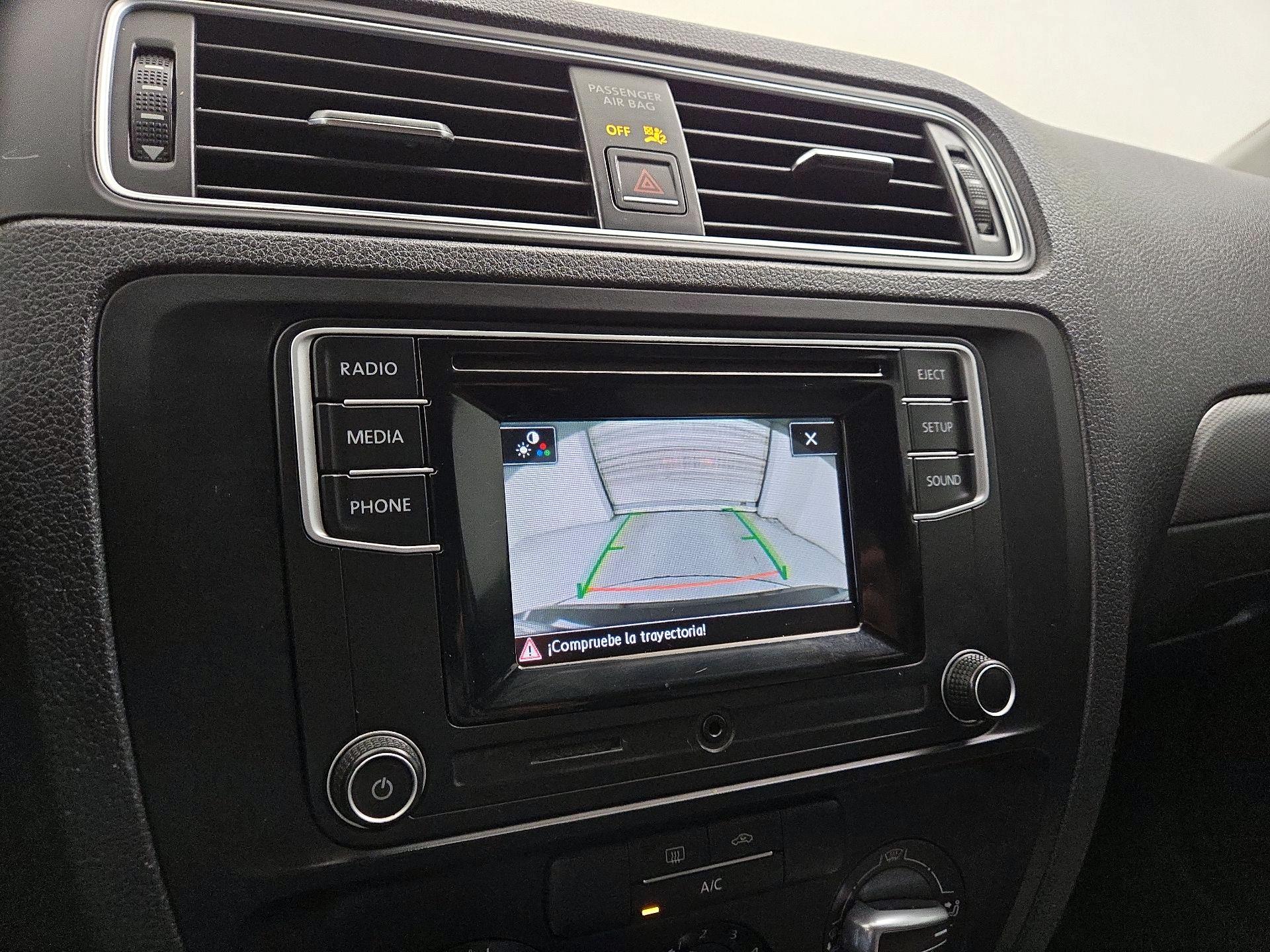 Thumbnail: 2017 Volkswagen Jetta - 14