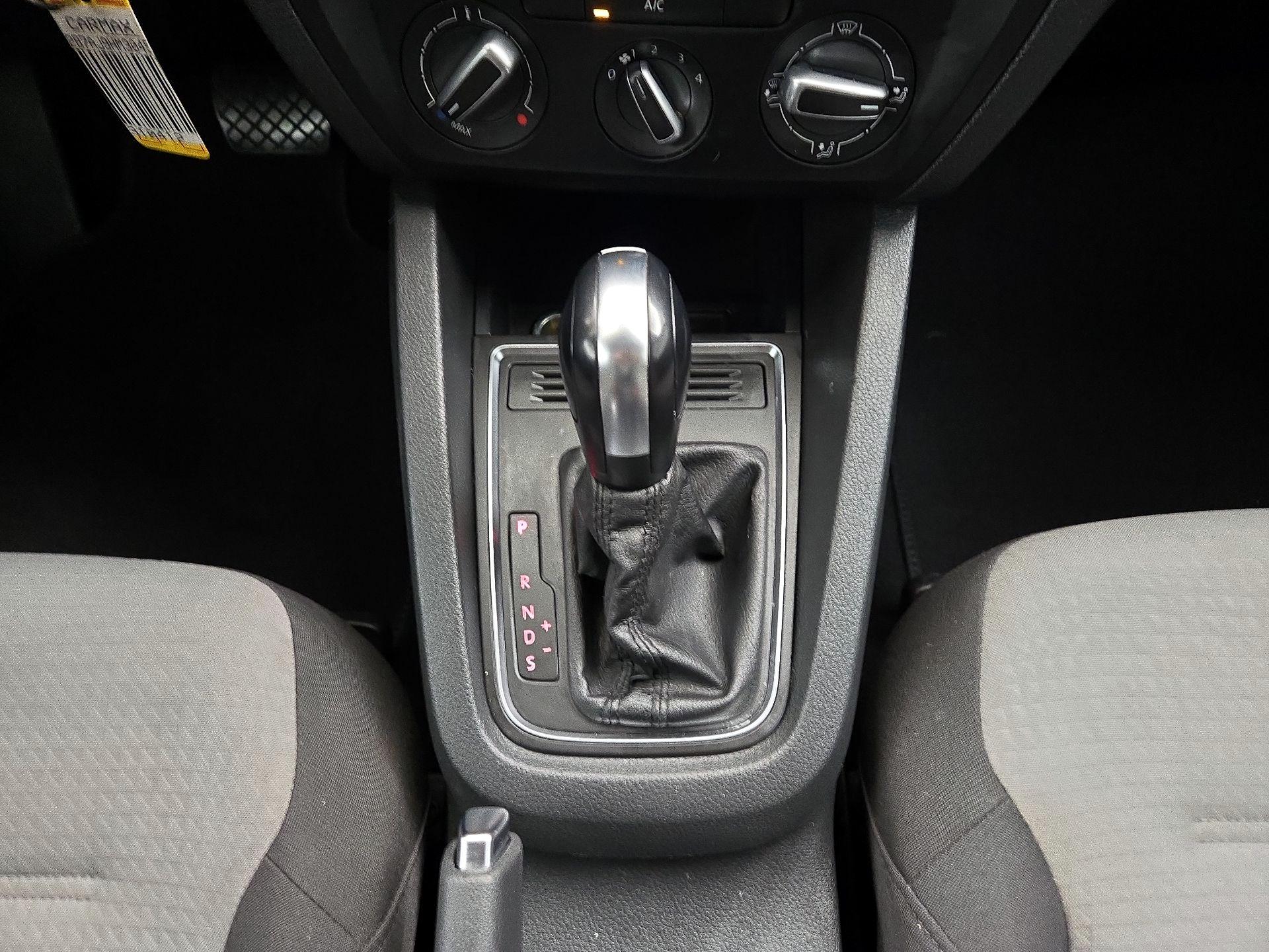 Thumbnail: 2017 Volkswagen Jetta - 17