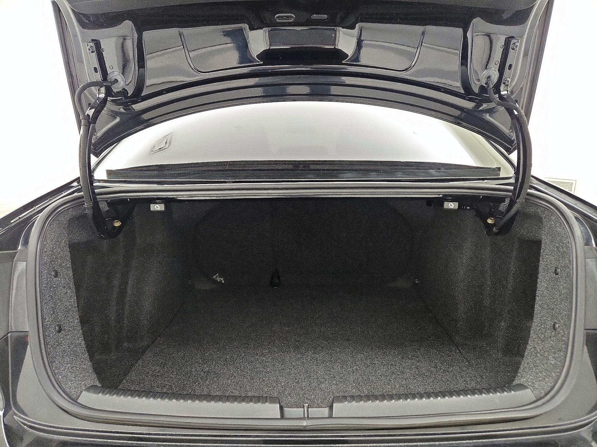 Thumbnail: 2017 Volkswagen Jetta - 20