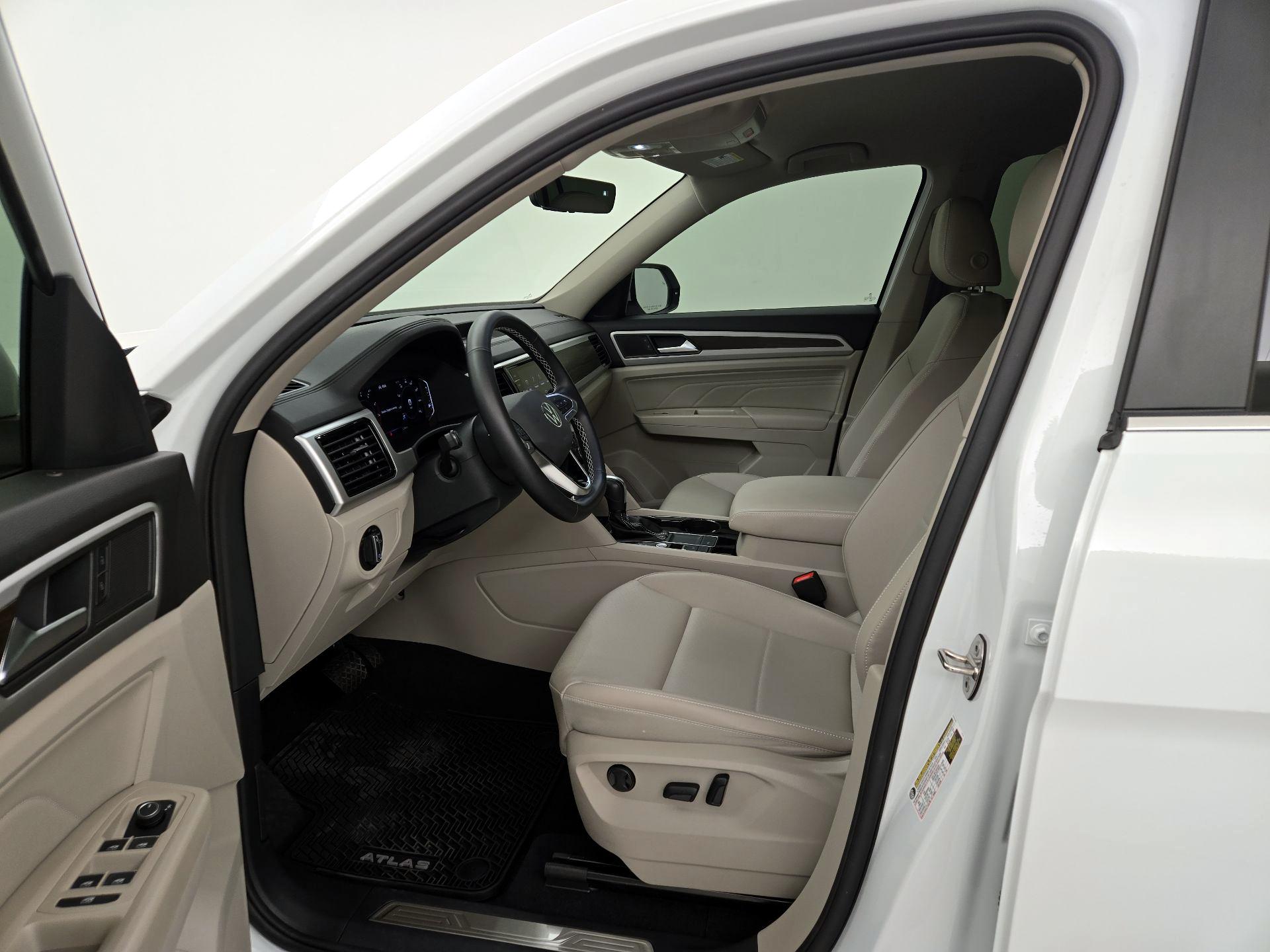 Thumbnail: 2022 Volkswagen Atlas - 11