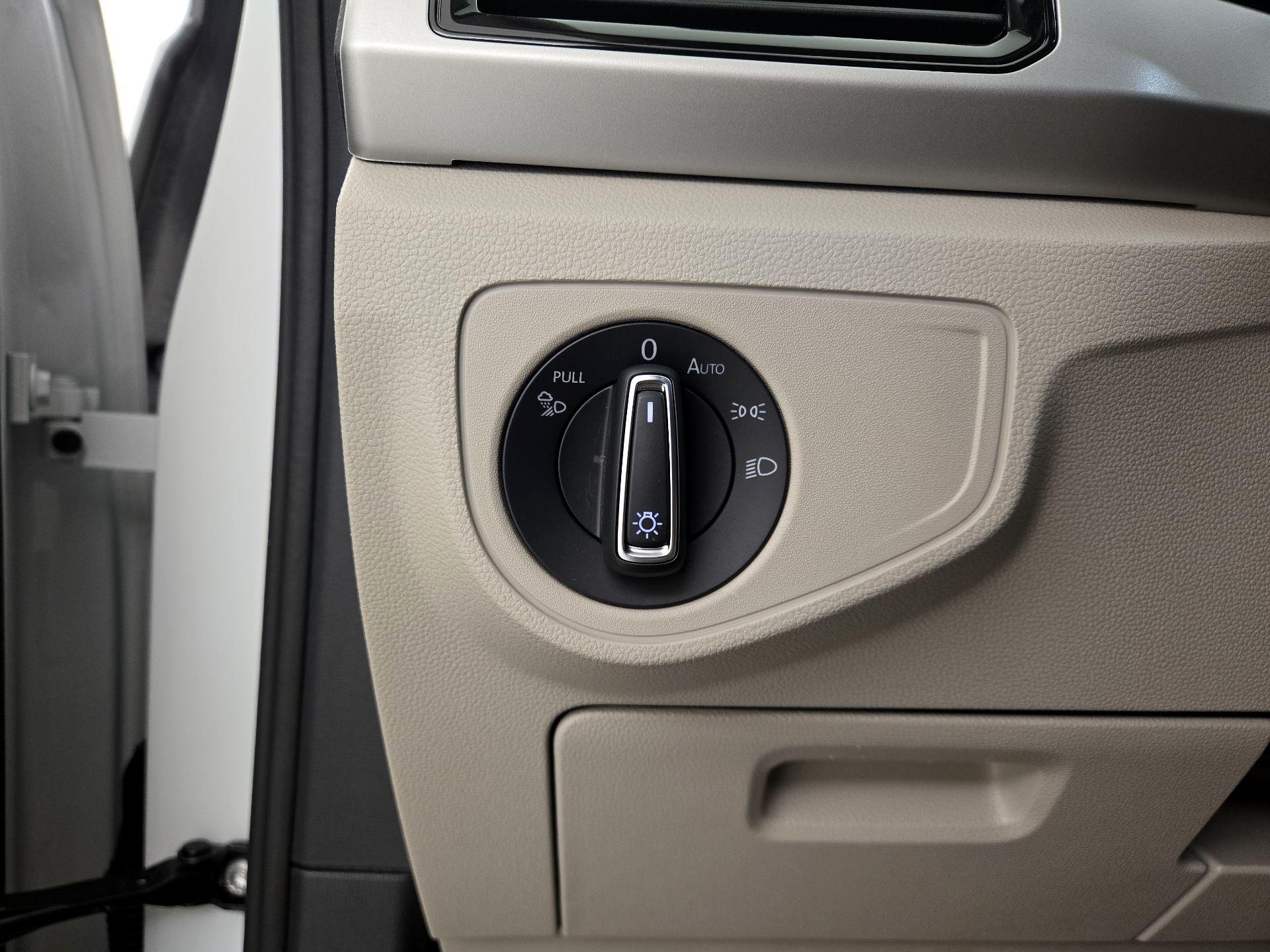 Thumbnail: 2022 Volkswagen Atlas - 13