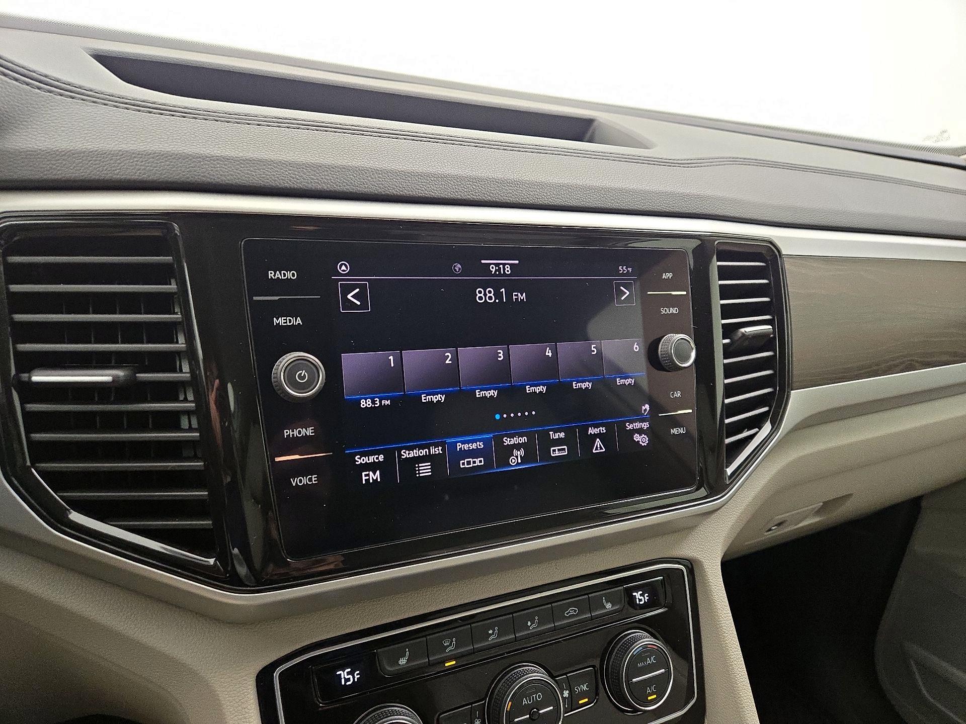 Thumbnail: 2022 Volkswagen Atlas - 15