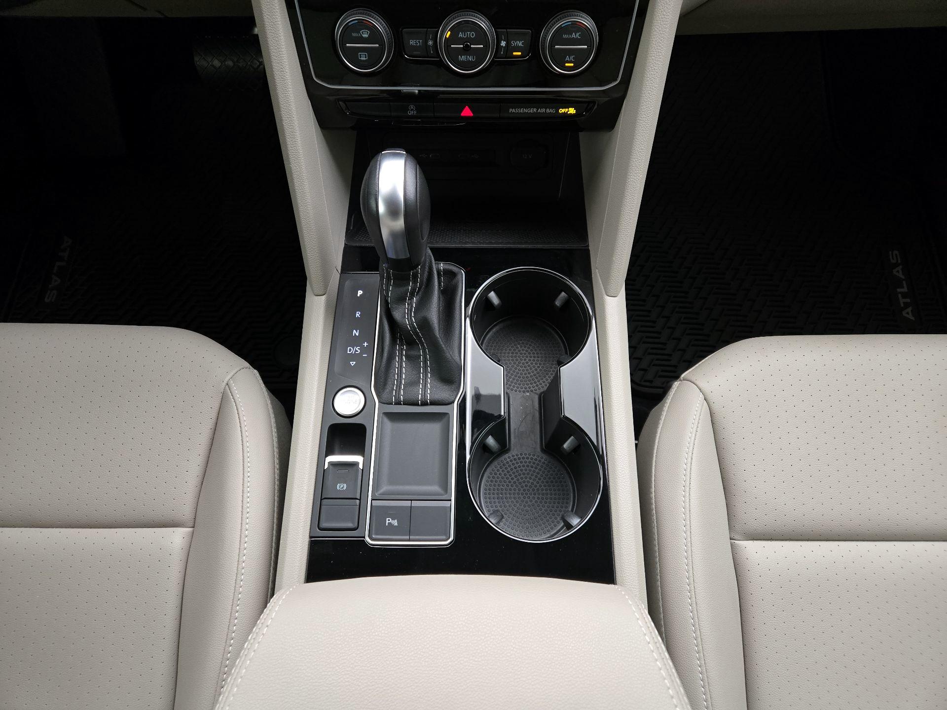 Thumbnail: 2022 Volkswagen Atlas - 17