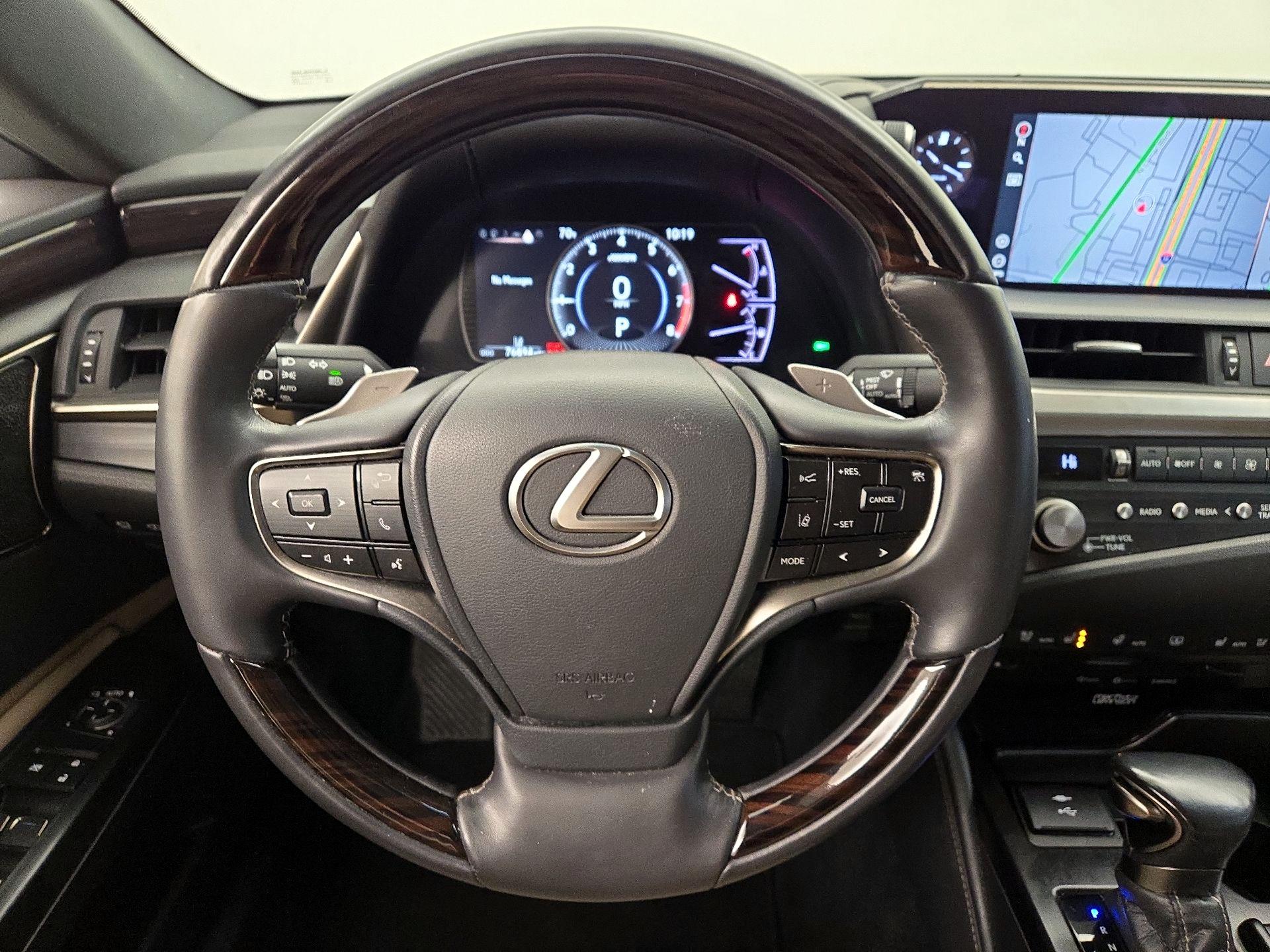 Thumbnail: 2021 Lexus ES - 10