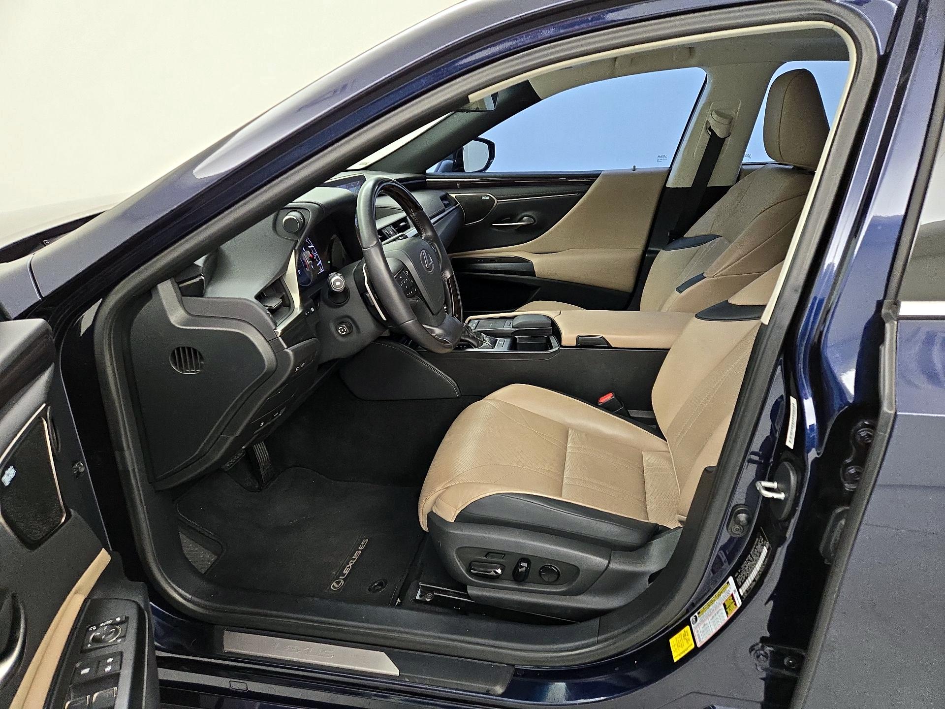 Thumbnail: 2021 Lexus ES - 11