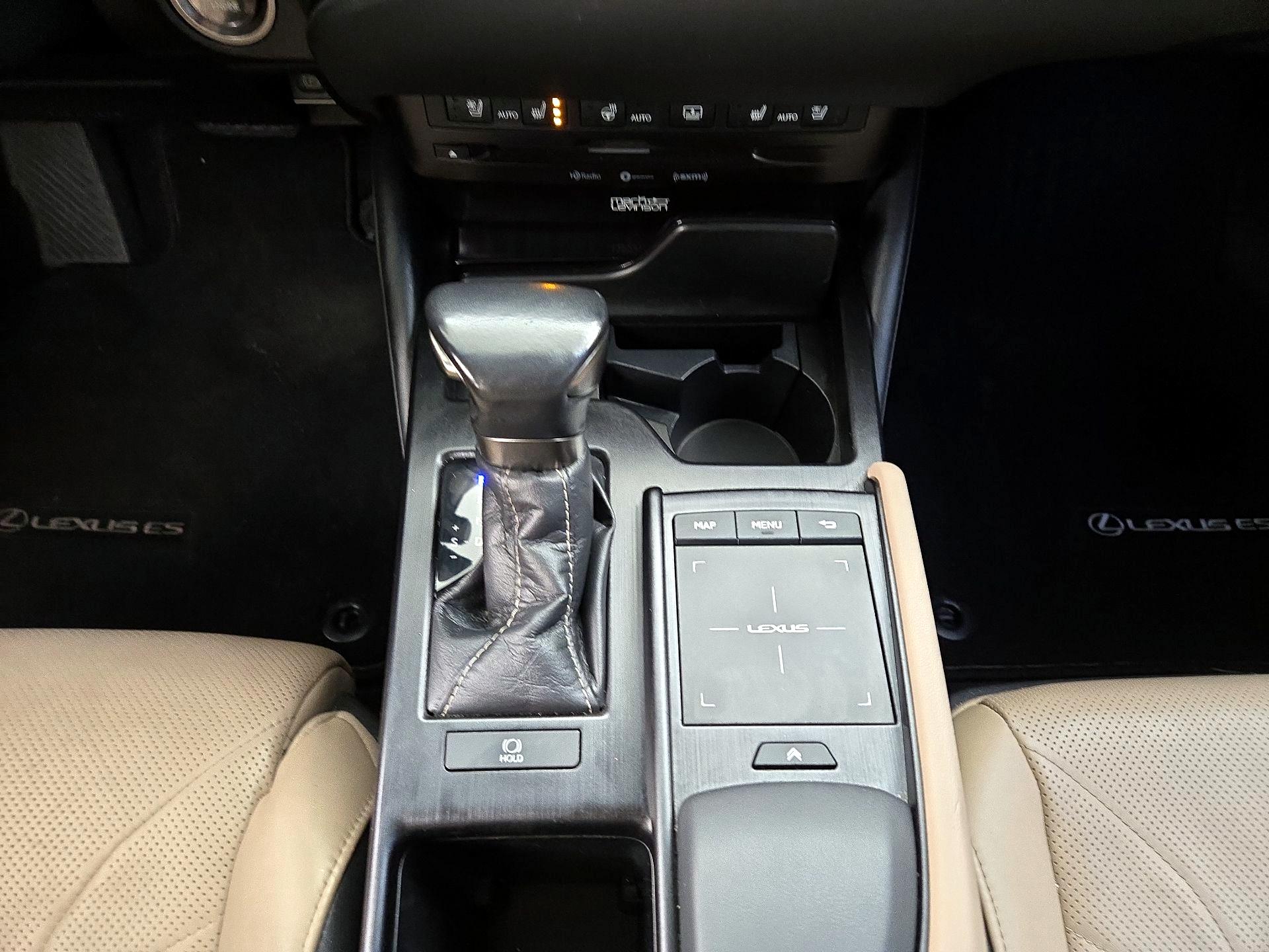 Thumbnail: 2021 Lexus ES - 18