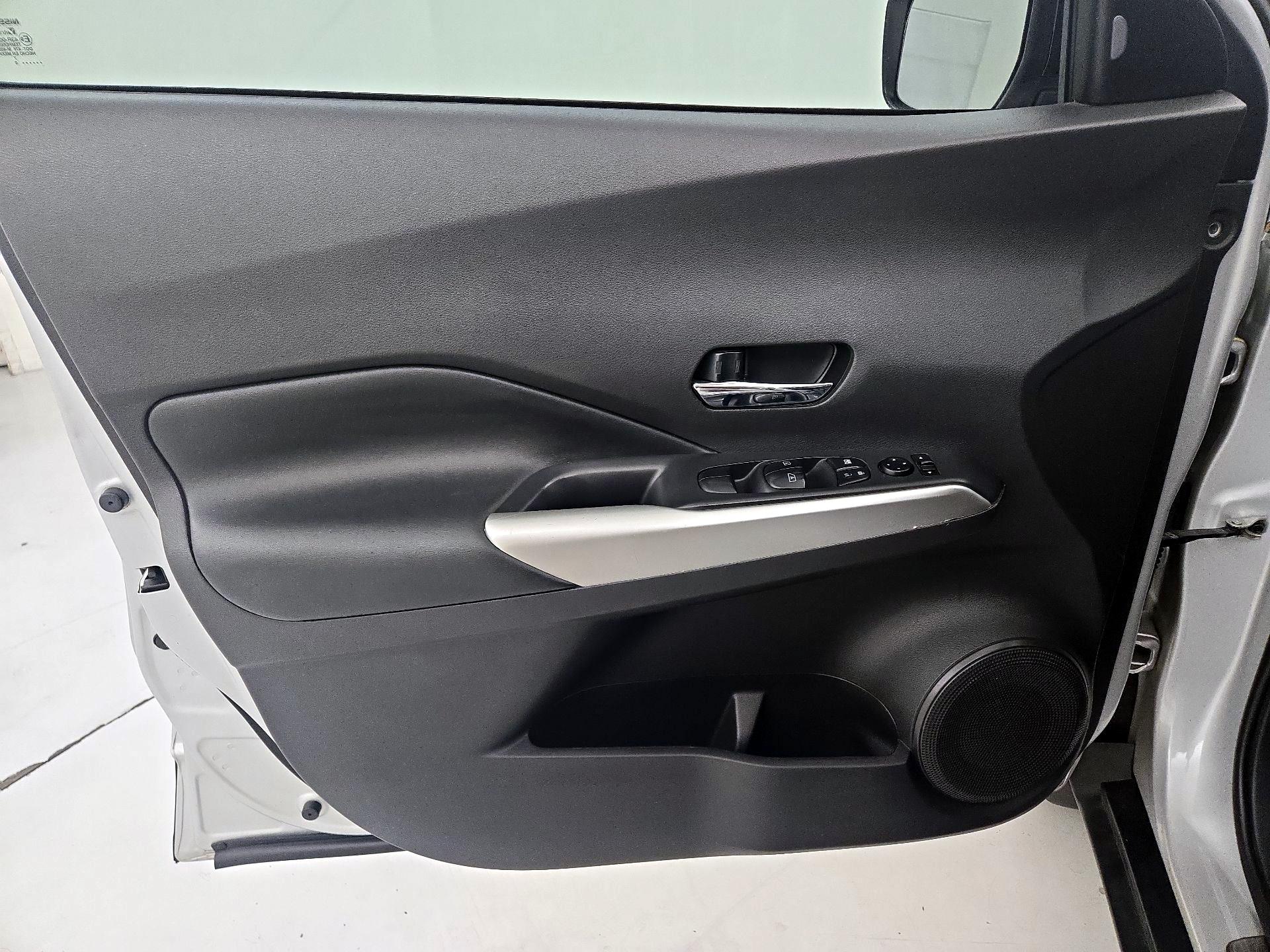 Thumbnail: 2020 Nissan Kicks - 12