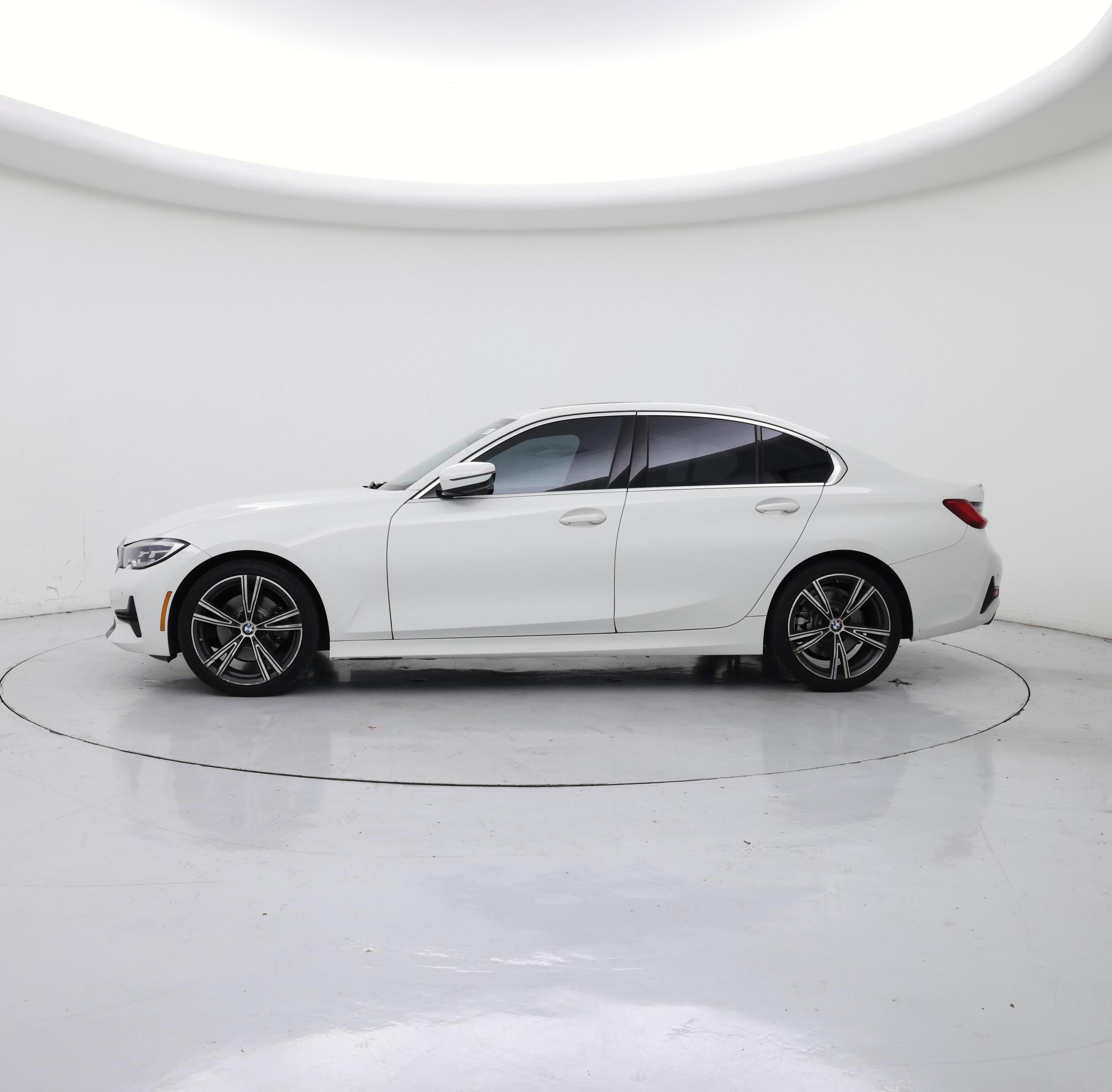 Thumbnail: 2021 BMW 3 Series - 3