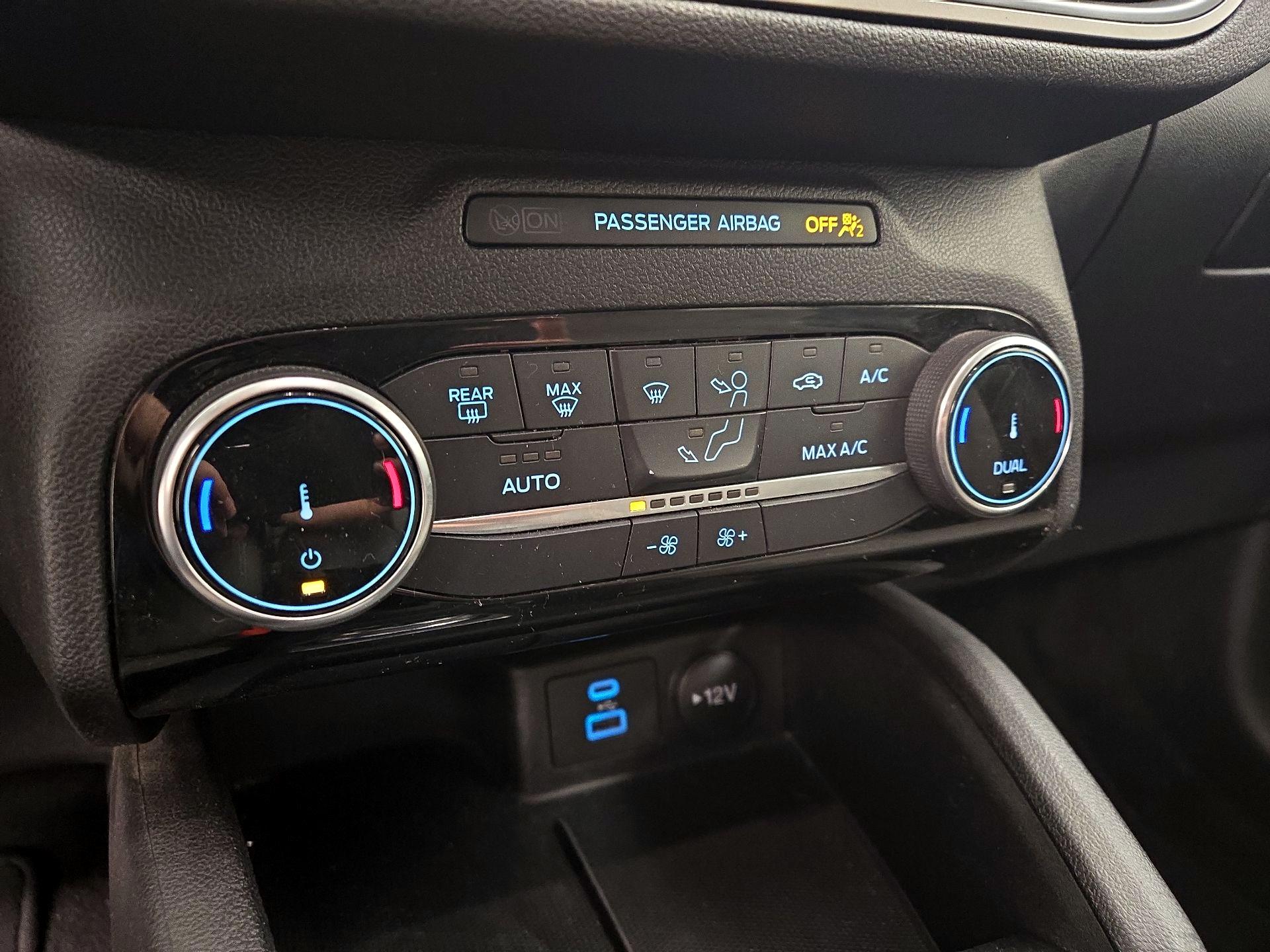 Thumbnail: 2022 Ford Escape - 16