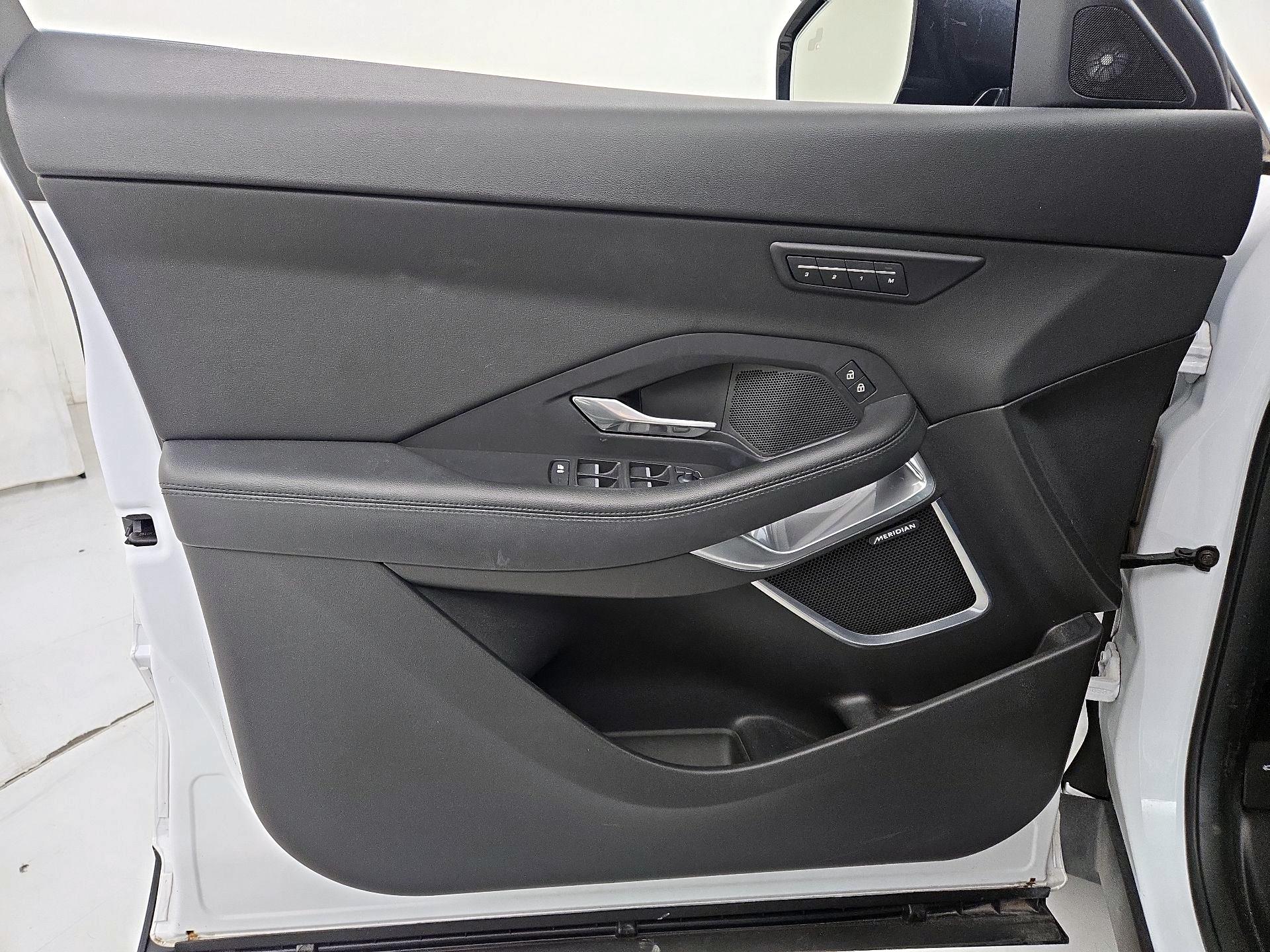 Thumbnail: 2022 Jaguar E-Pace - 12