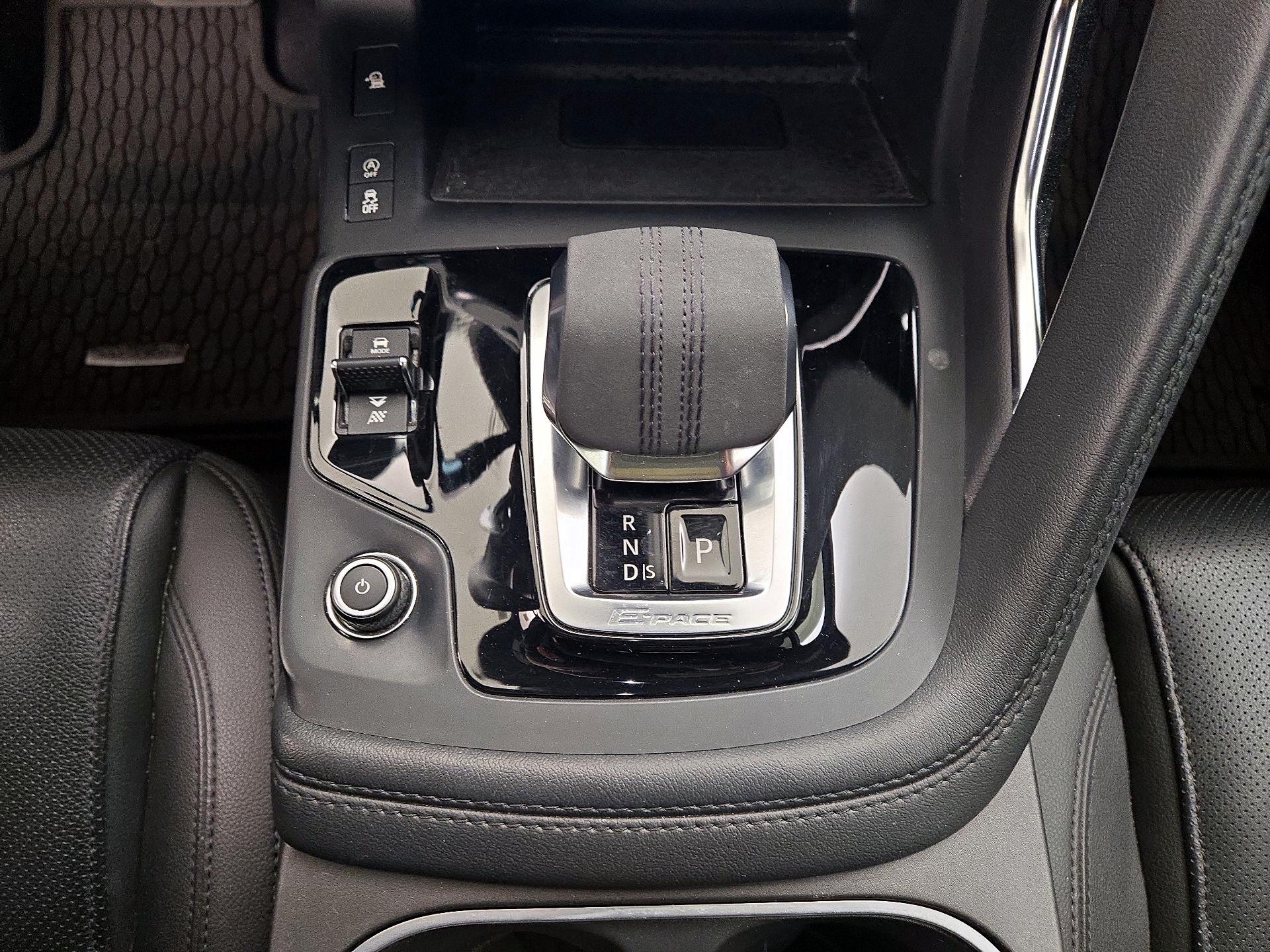 Thumbnail: 2022 Jaguar E-Pace - 18