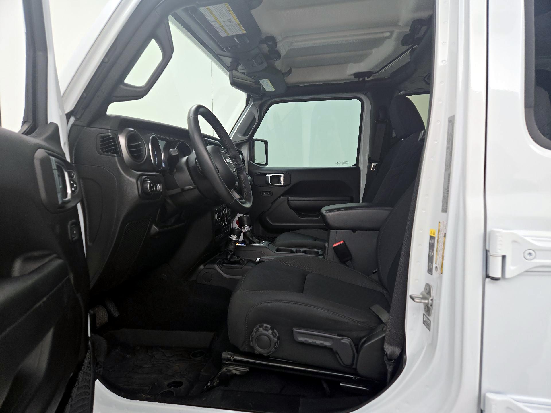 Thumbnail: 2023 Jeep Gladiator - 11