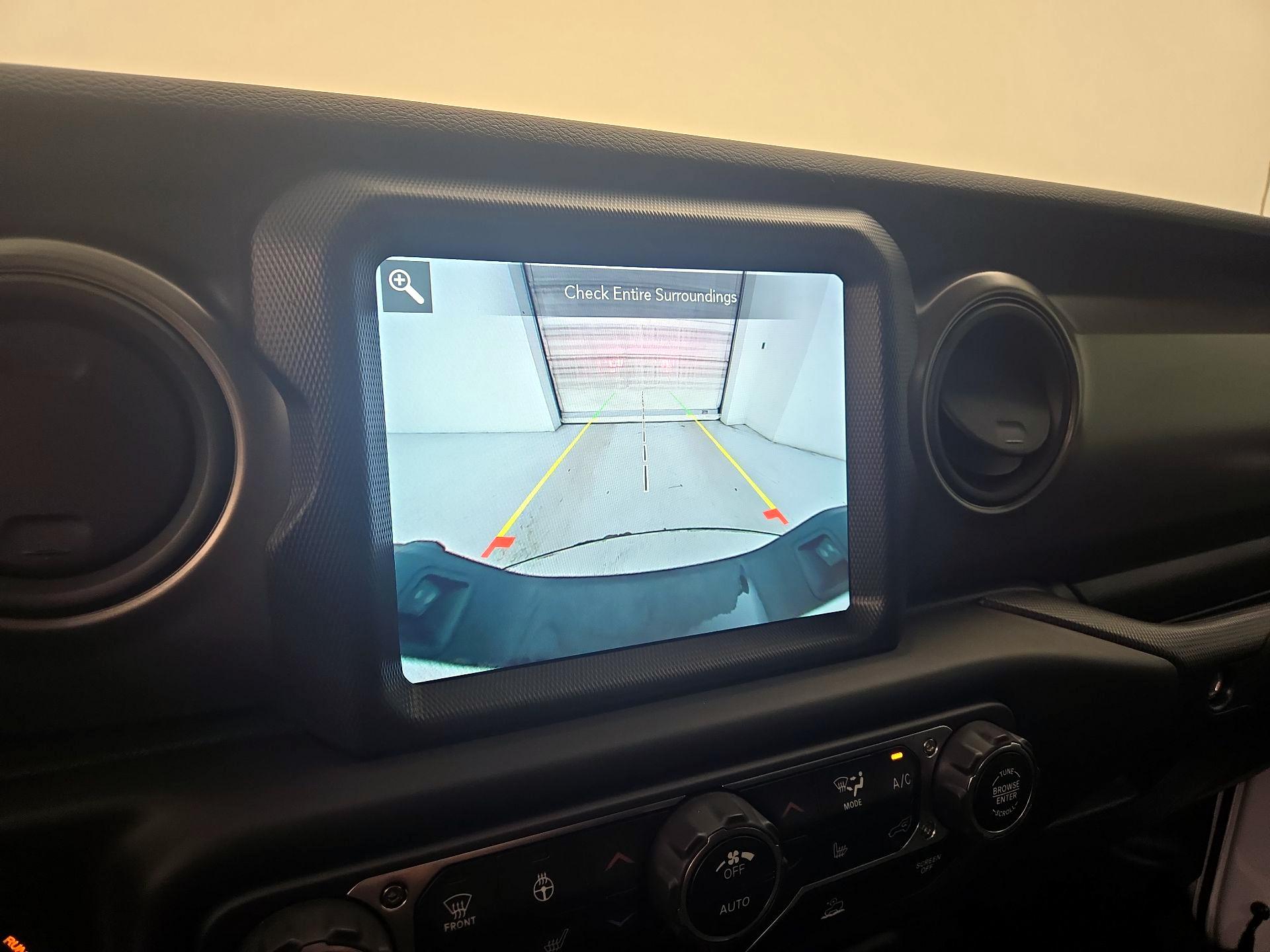 Thumbnail: 2023 Jeep Gladiator - 15