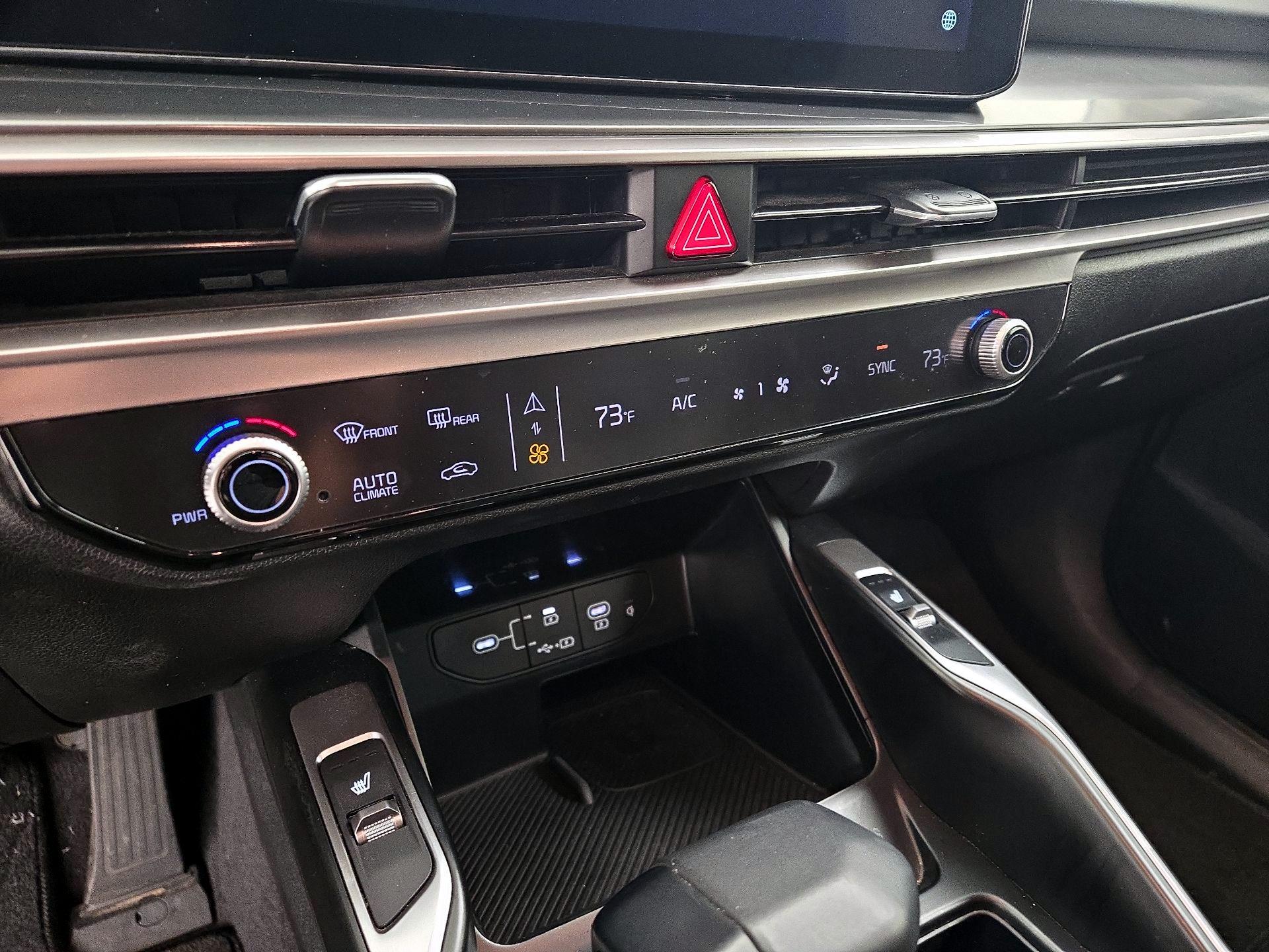 Thumbnail: 2024 Kia Sorento - 17