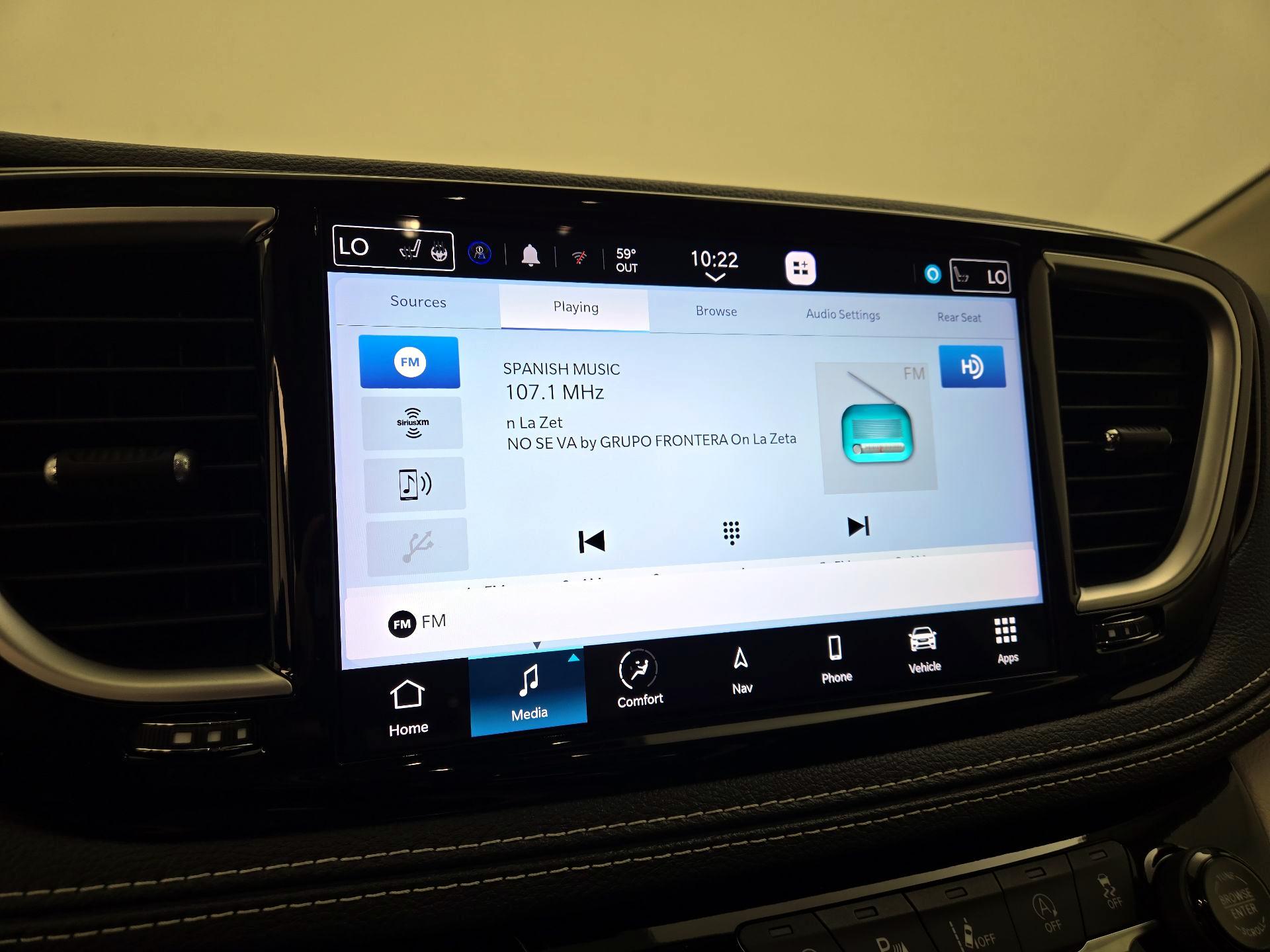 Thumbnail: 2023 Chrysler Pacifica - 16