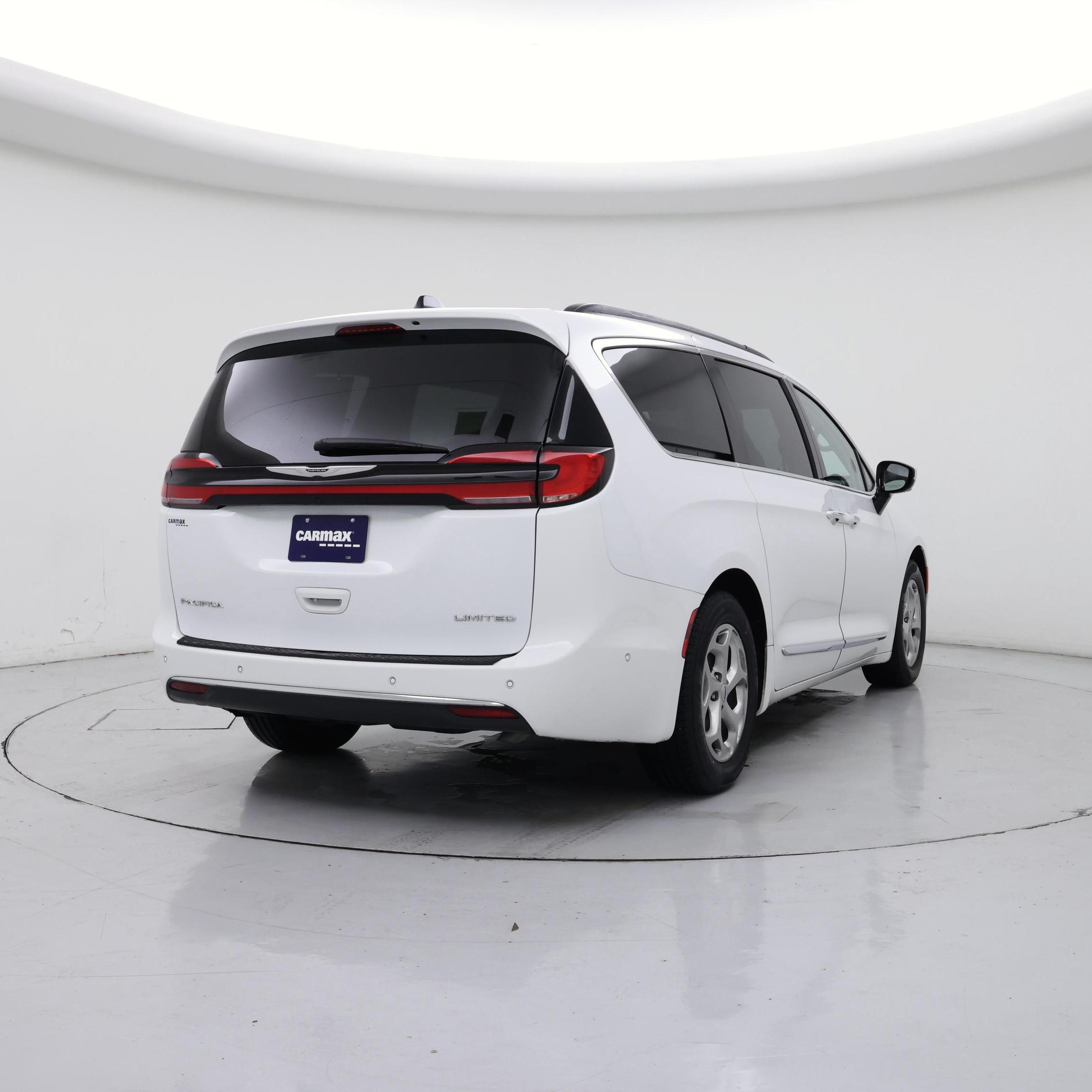 Thumbnail: 2023 Chrysler Pacifica - 8