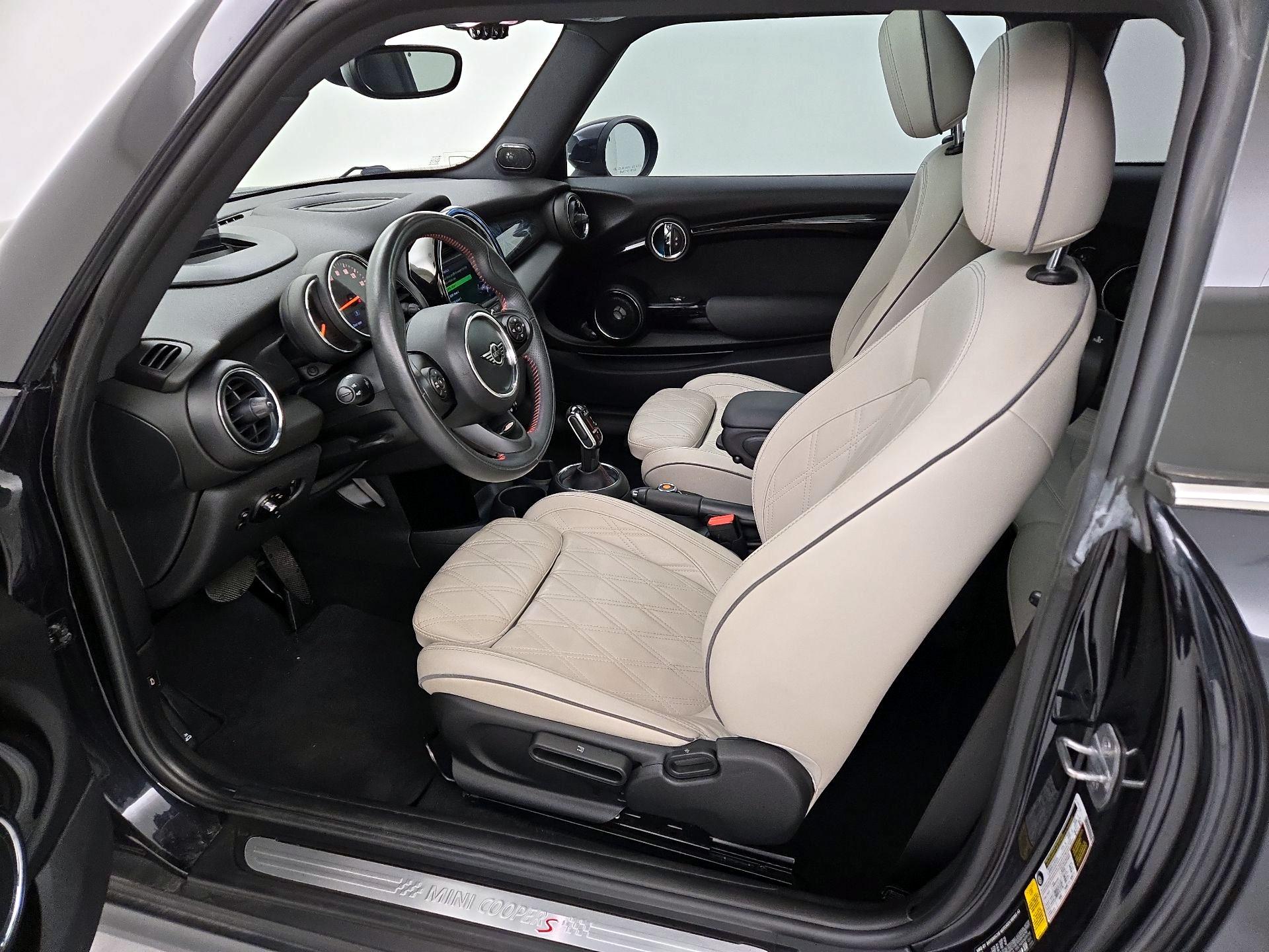 Thumbnail: 2020 MINI Cooper Hardtop - 11