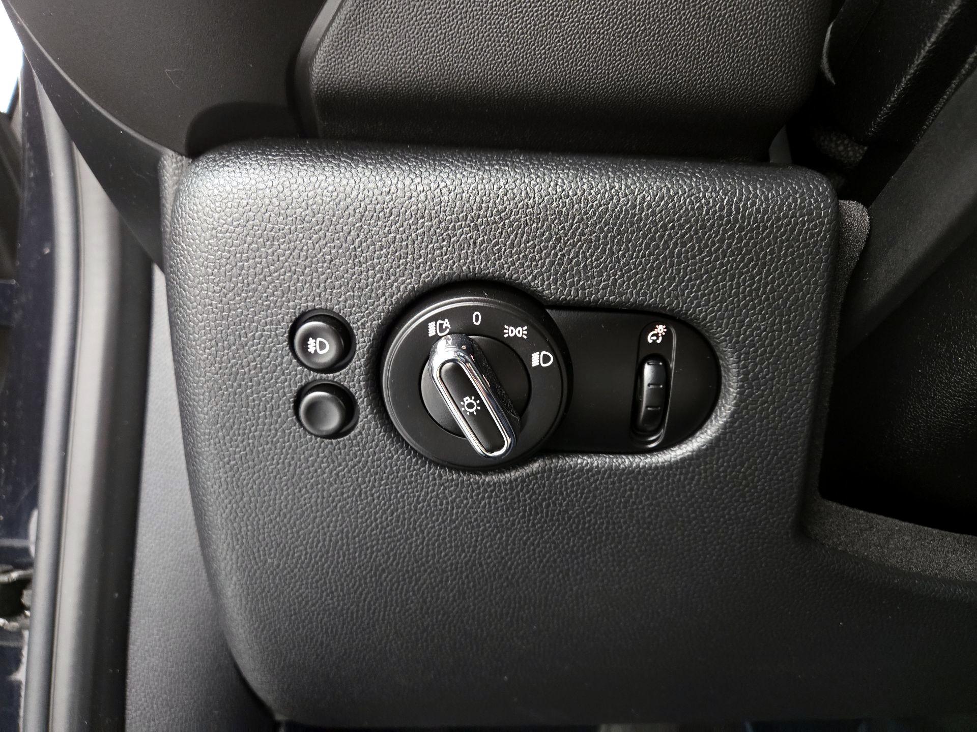 Thumbnail: 2020 MINI Cooper Hardtop - 13