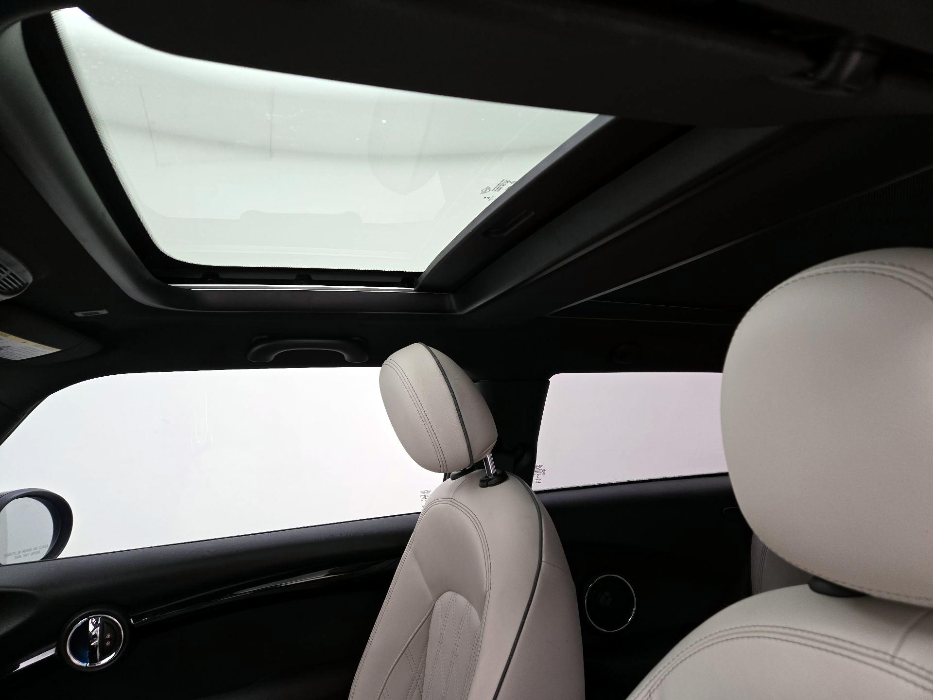 Thumbnail: 2020 MINI Cooper Hardtop - 20