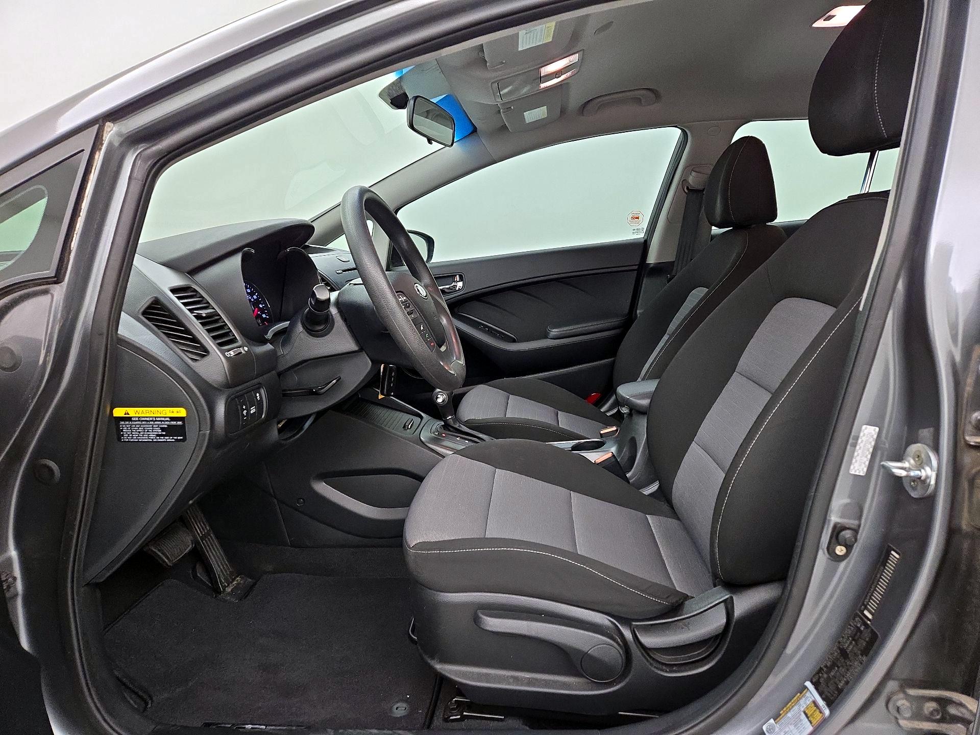 Thumbnail: 2016 Kia Forte - 11