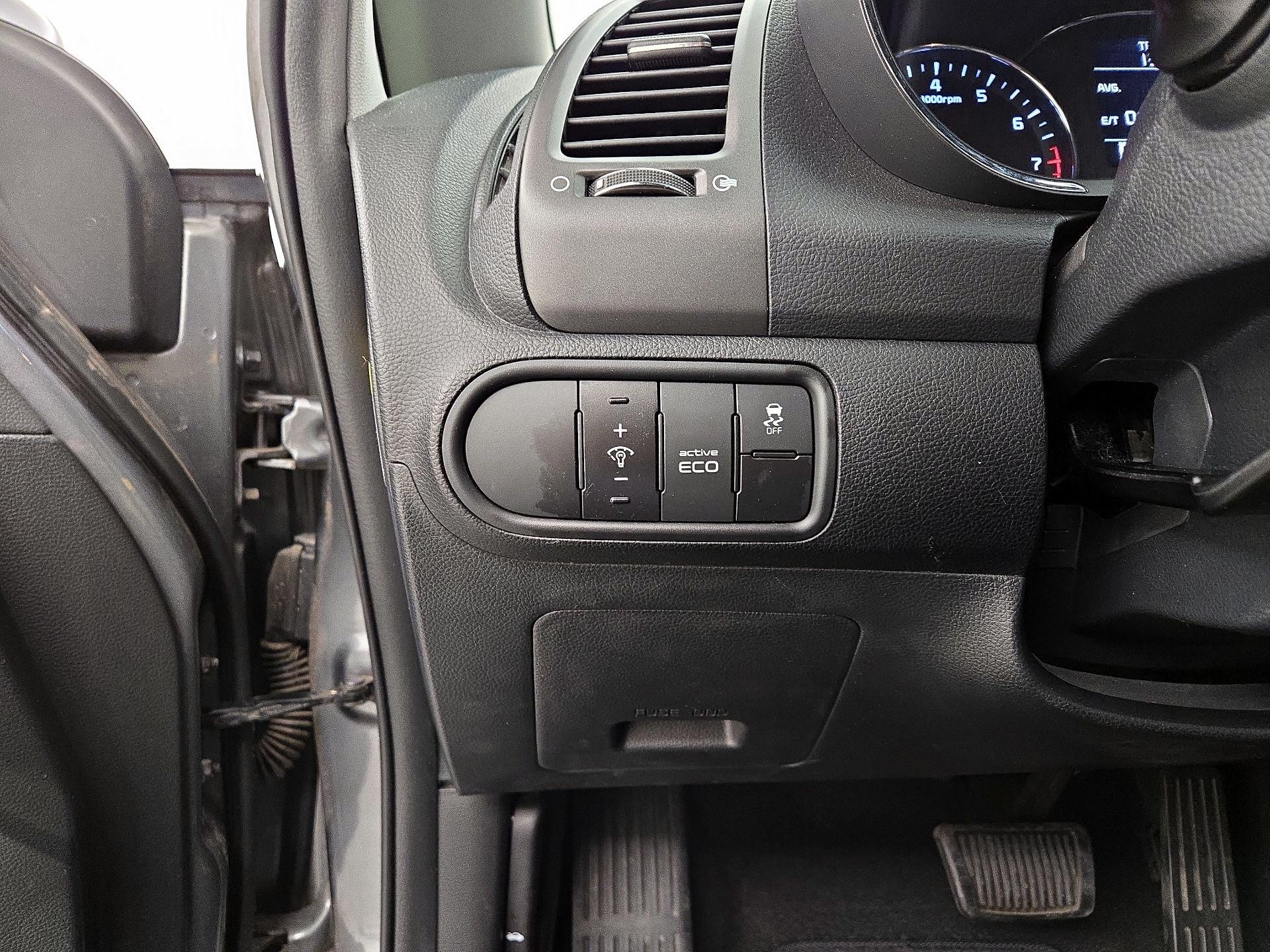 Thumbnail: 2016 Kia Forte - 13