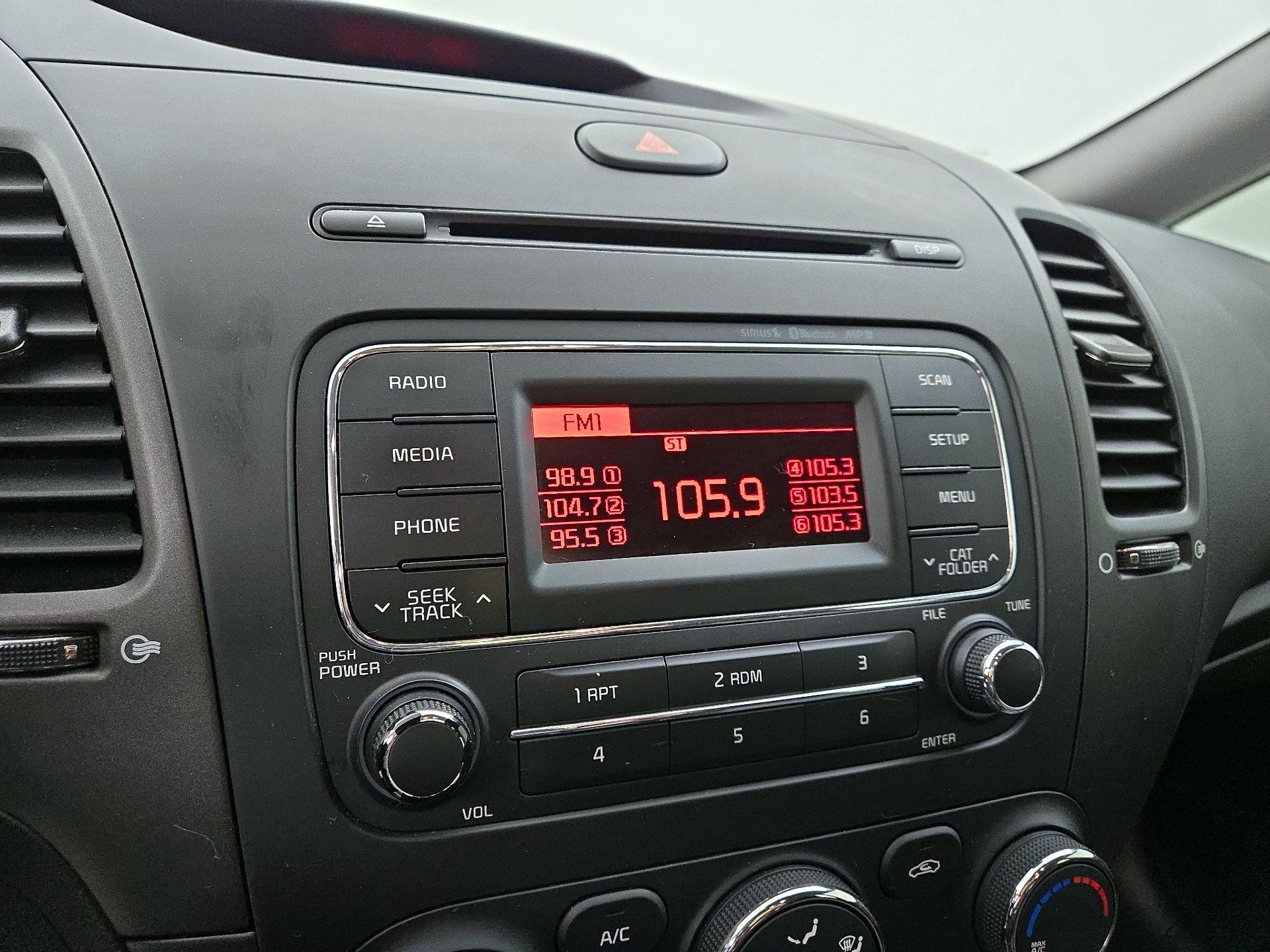 Thumbnail: 2016 Kia Forte - 14