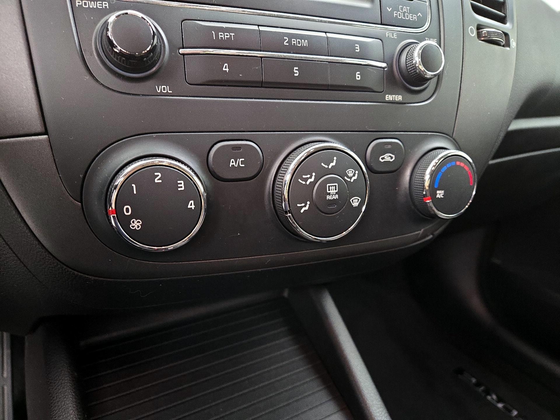 Thumbnail: 2016 Kia Forte - 15