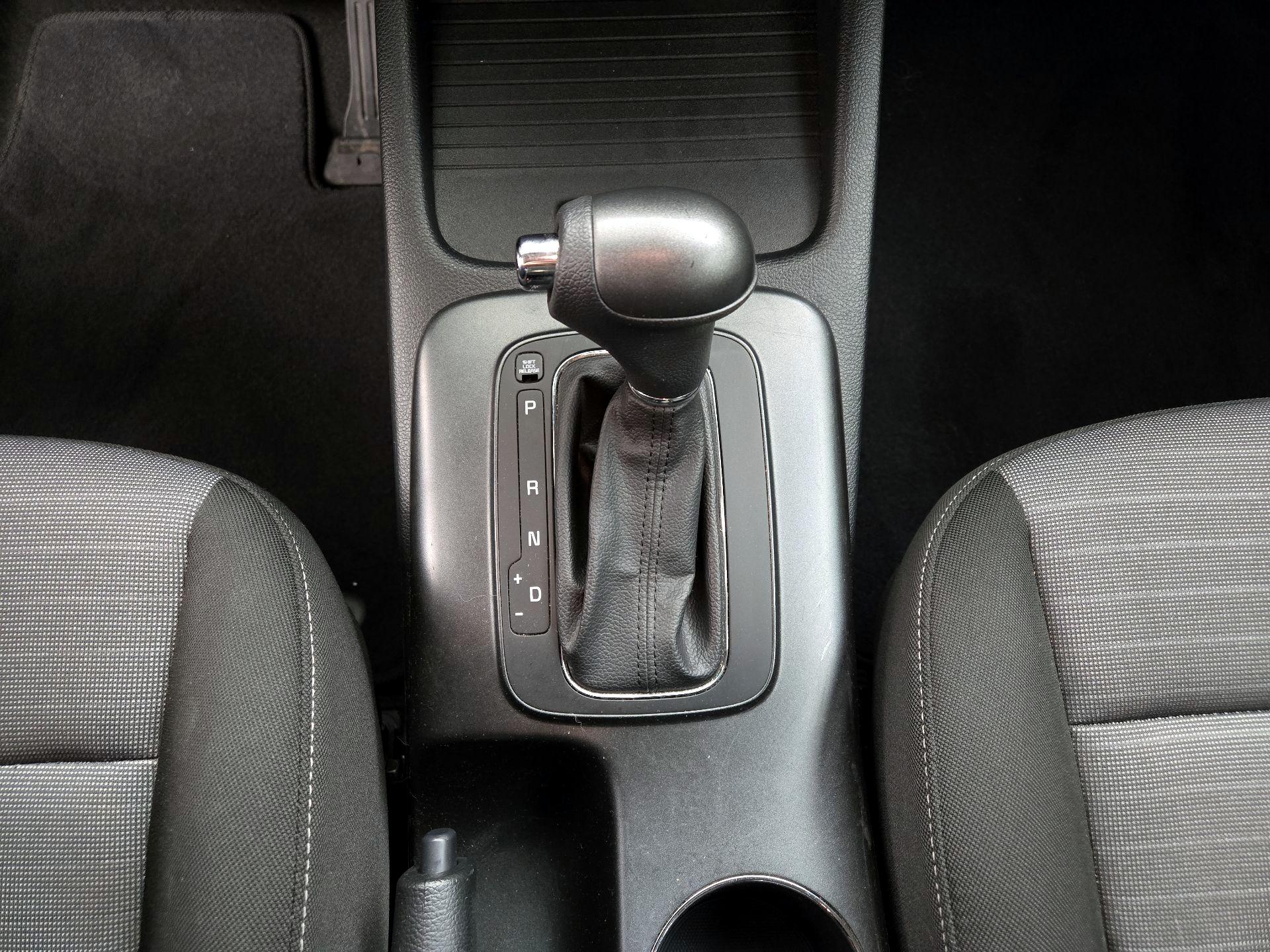 Thumbnail: 2016 Kia Forte - 16