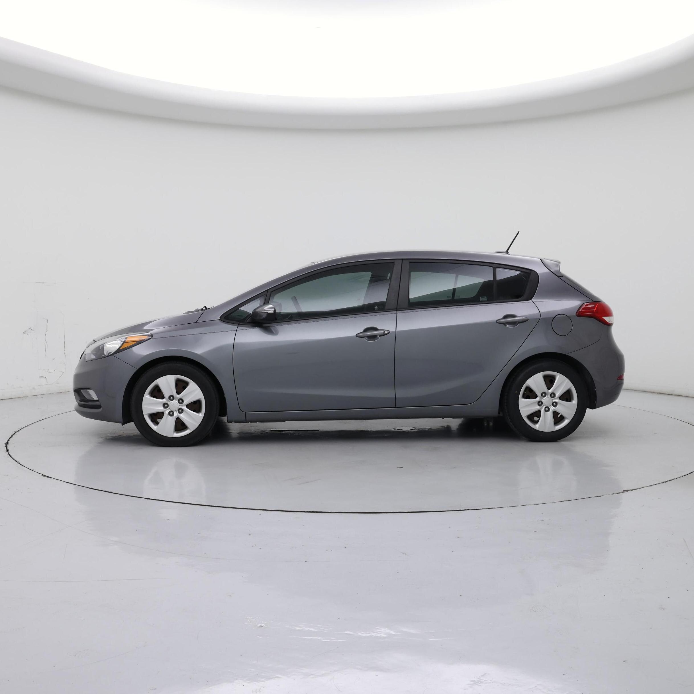 Thumbnail: 2016 Kia Forte - 3