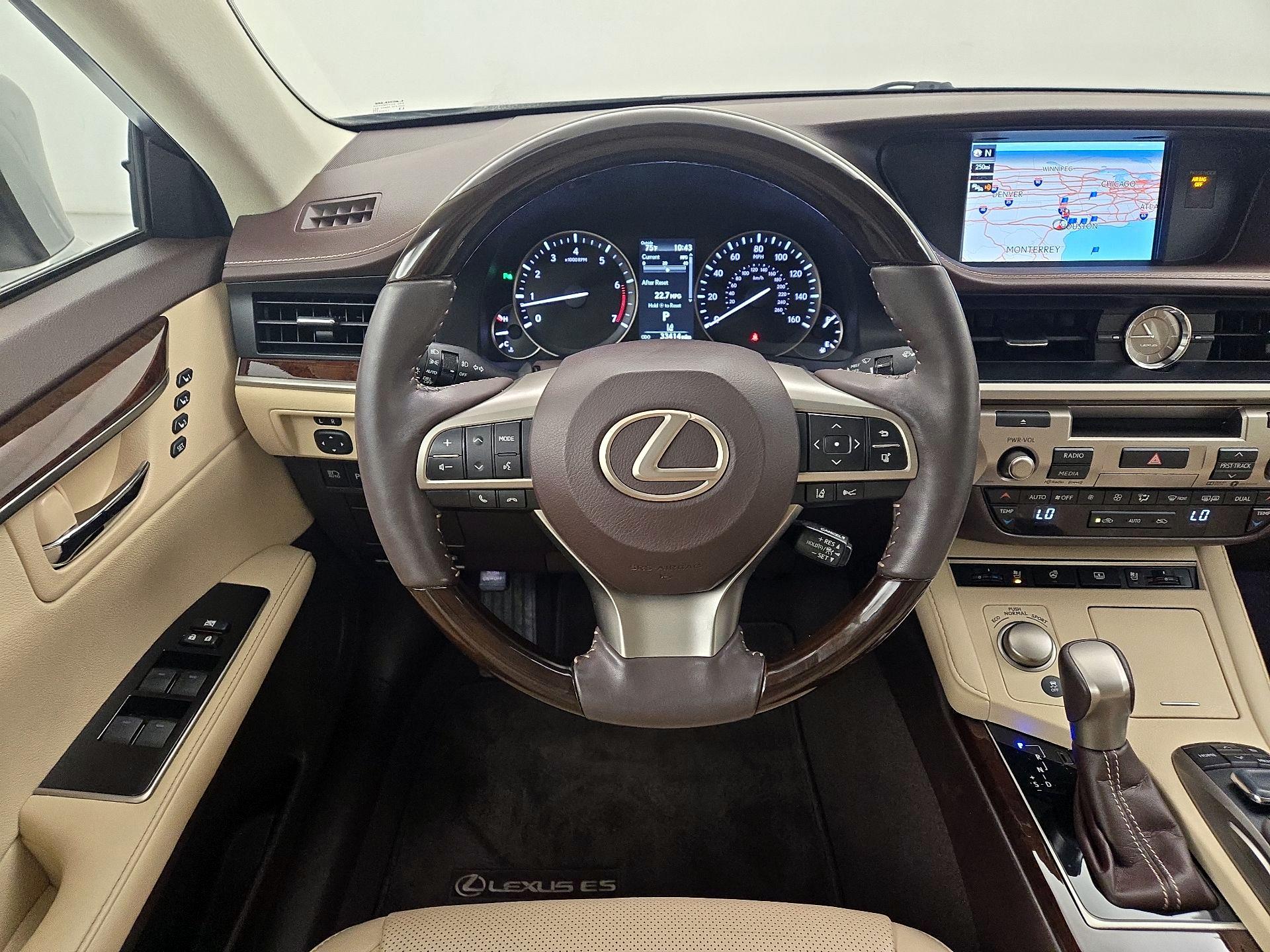 Thumbnail: 2017 Lexus ES - 10