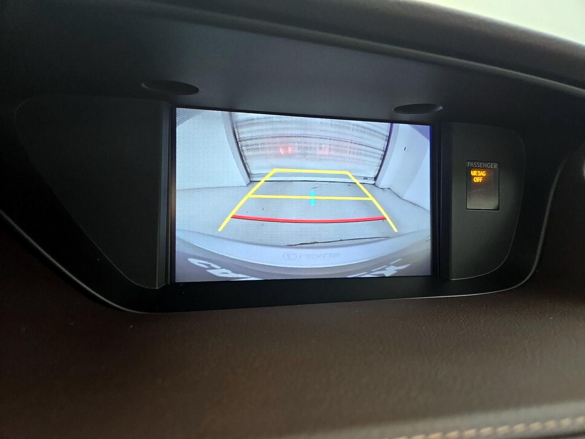 Thumbnail: 2017 Lexus ES - 15