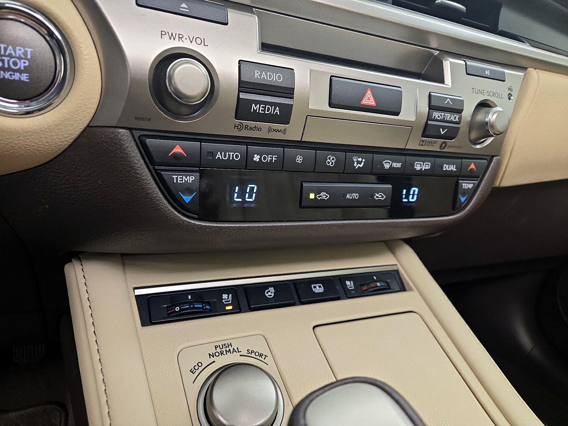 Thumbnail: 2017 Lexus ES - 17