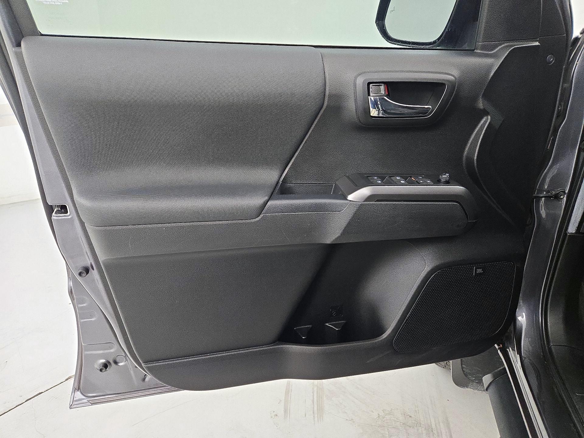 Thumbnail: 2022 Toyota Tacoma - 12