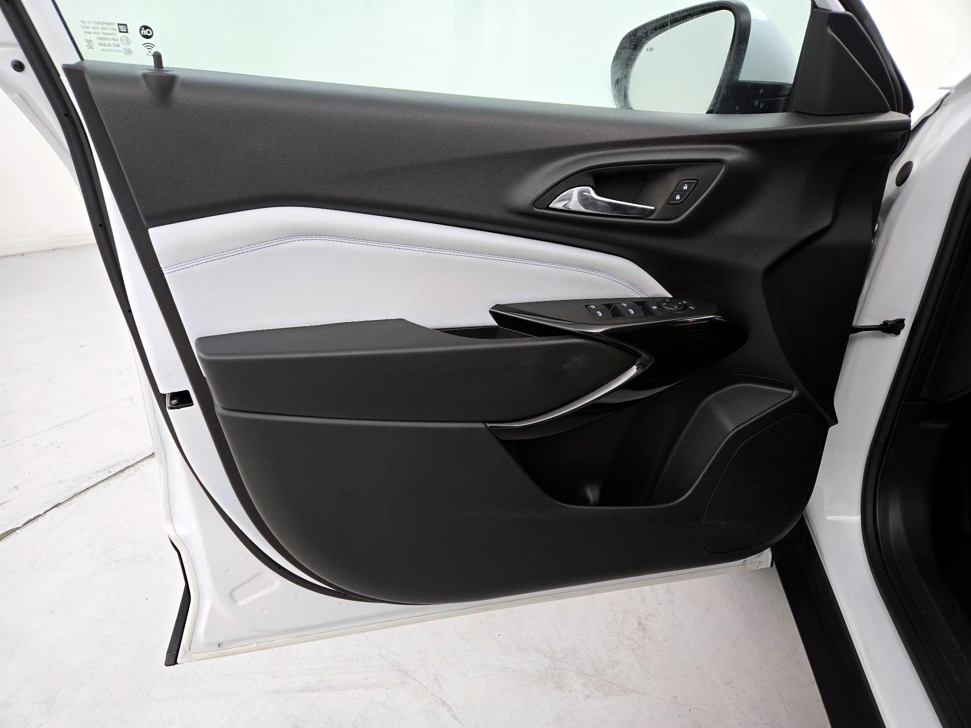 Thumbnail: 2025 Chevrolet Trax - 12