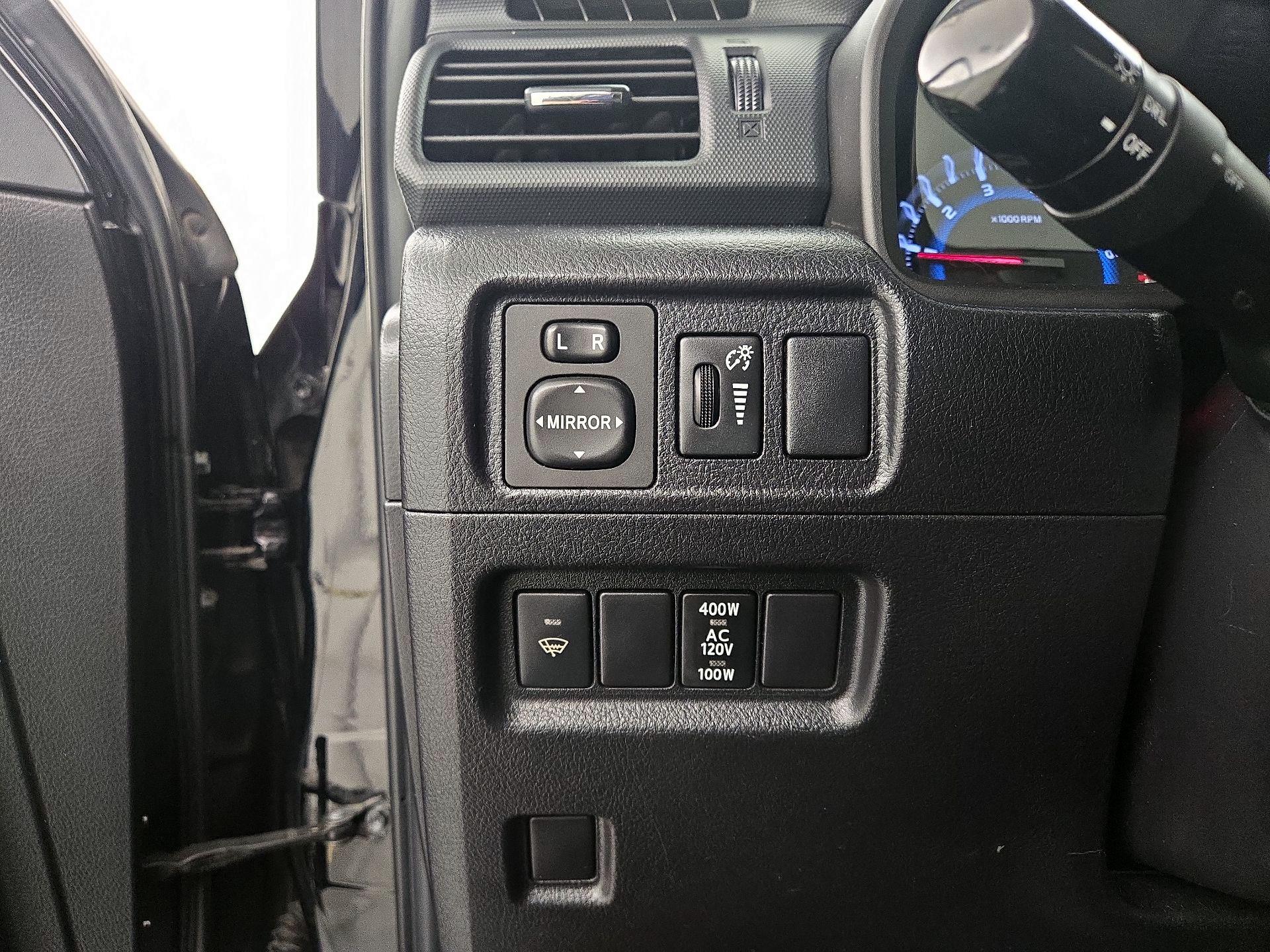 Thumbnail: 2015 Toyota 4Runner - 13