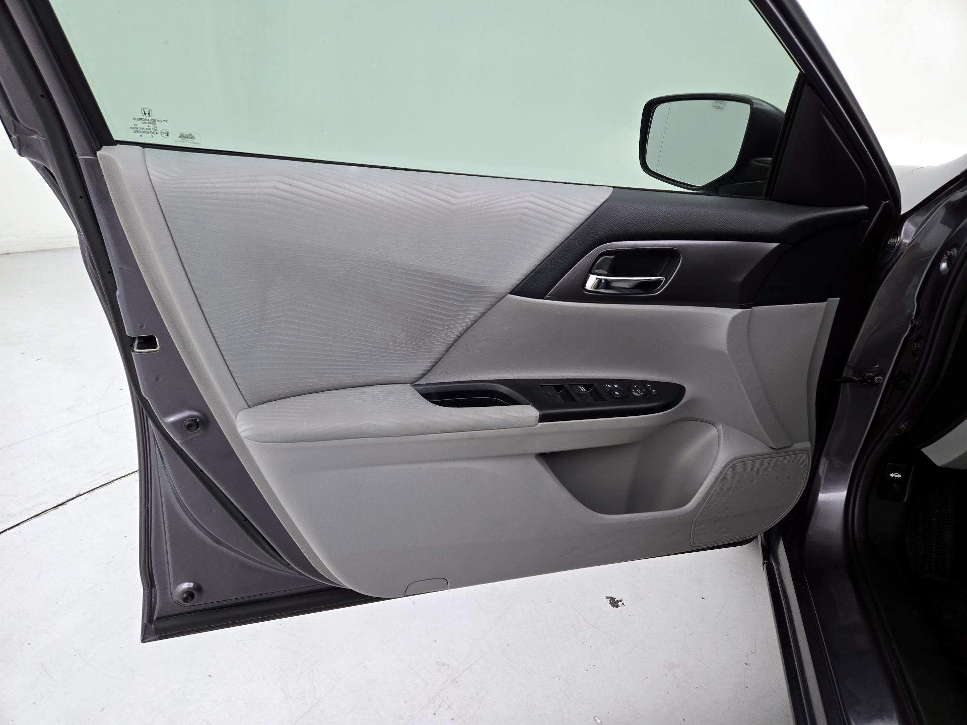 Thumbnail: 2015 Honda Accord - 12