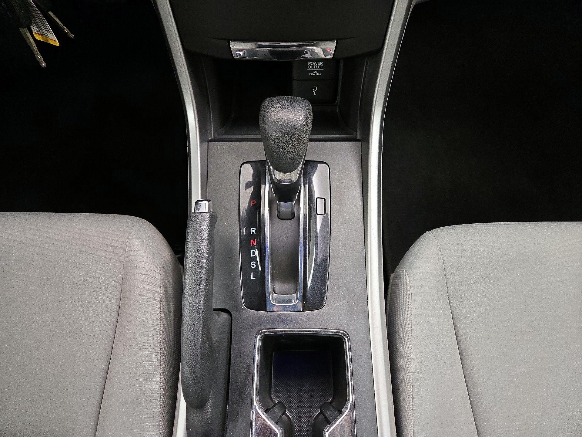 Thumbnail: 2015 Honda Accord - 17