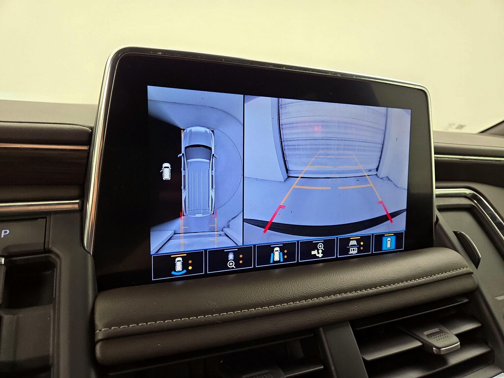 Thumbnail: 2021 Chevrolet Tahoe - 14