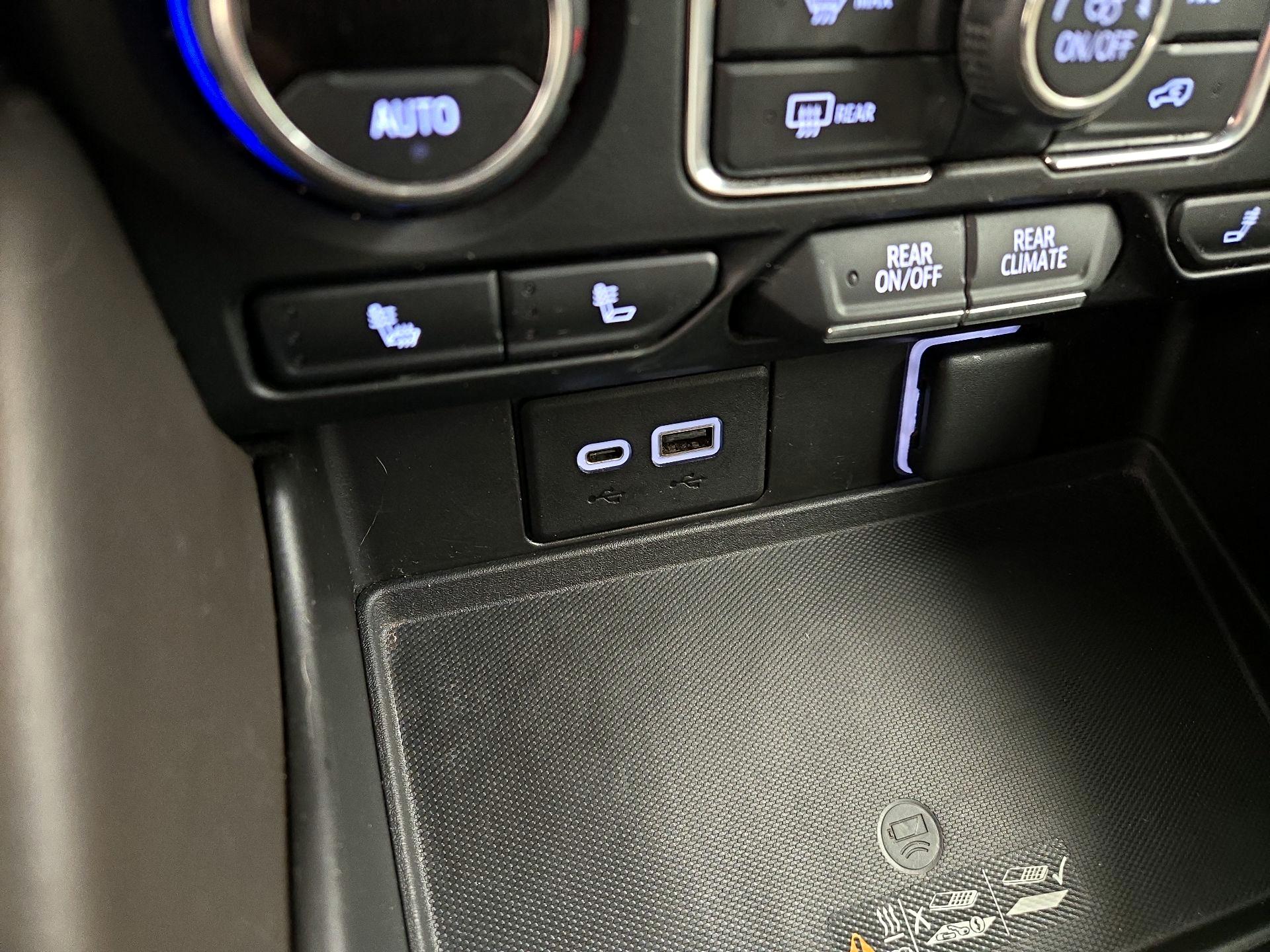 Thumbnail: 2021 Chevrolet Tahoe - 18