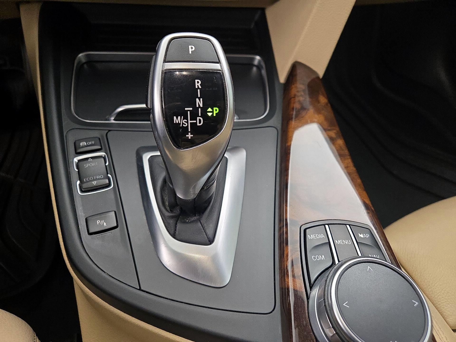 Thumbnail: 2018 BMW 3 Series - 18